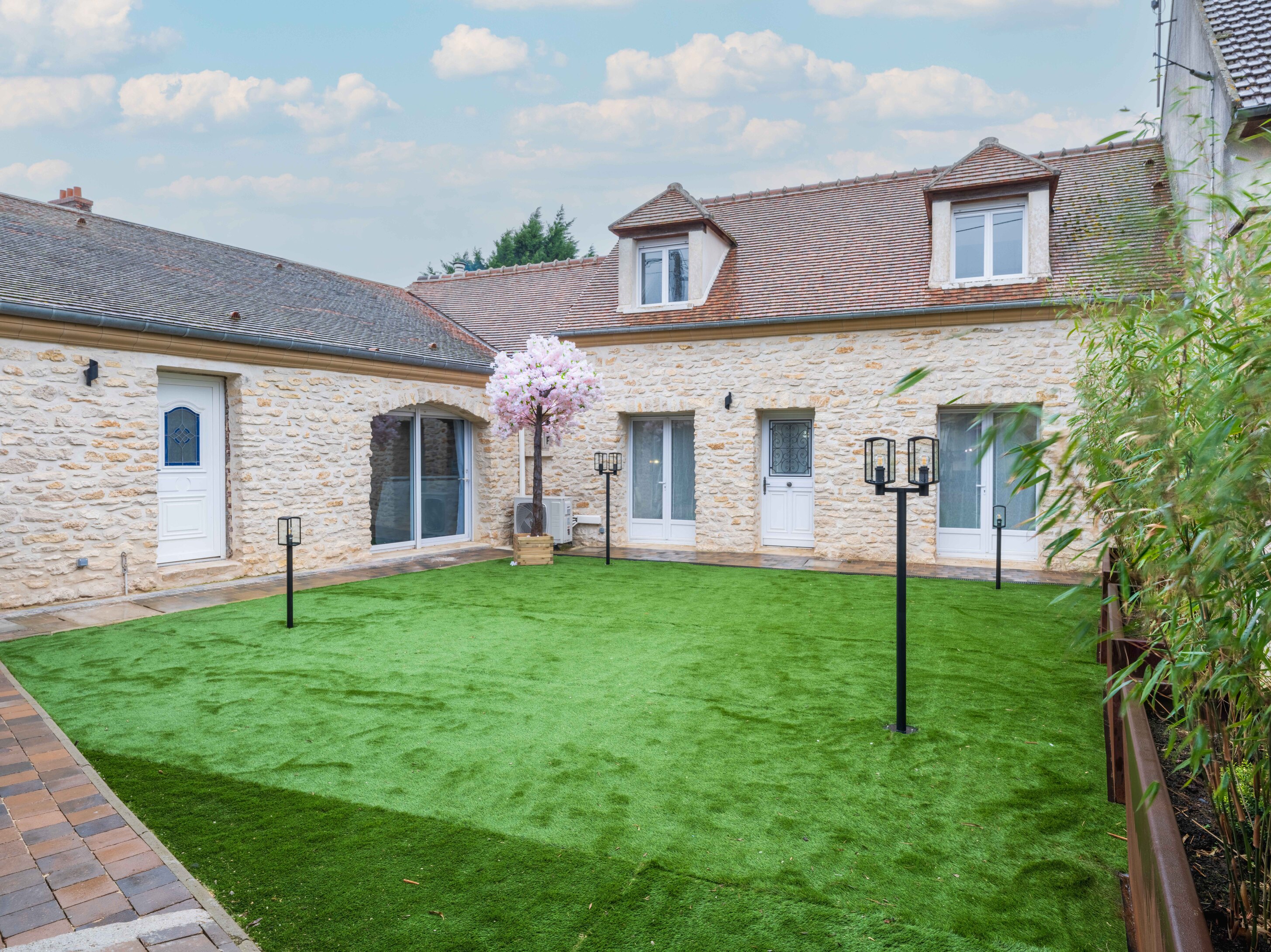 Eau Loin — Villa avec spa et sauna à Ver-sur-Launette (Oise) à Ver-sur-Launette — salle de bain