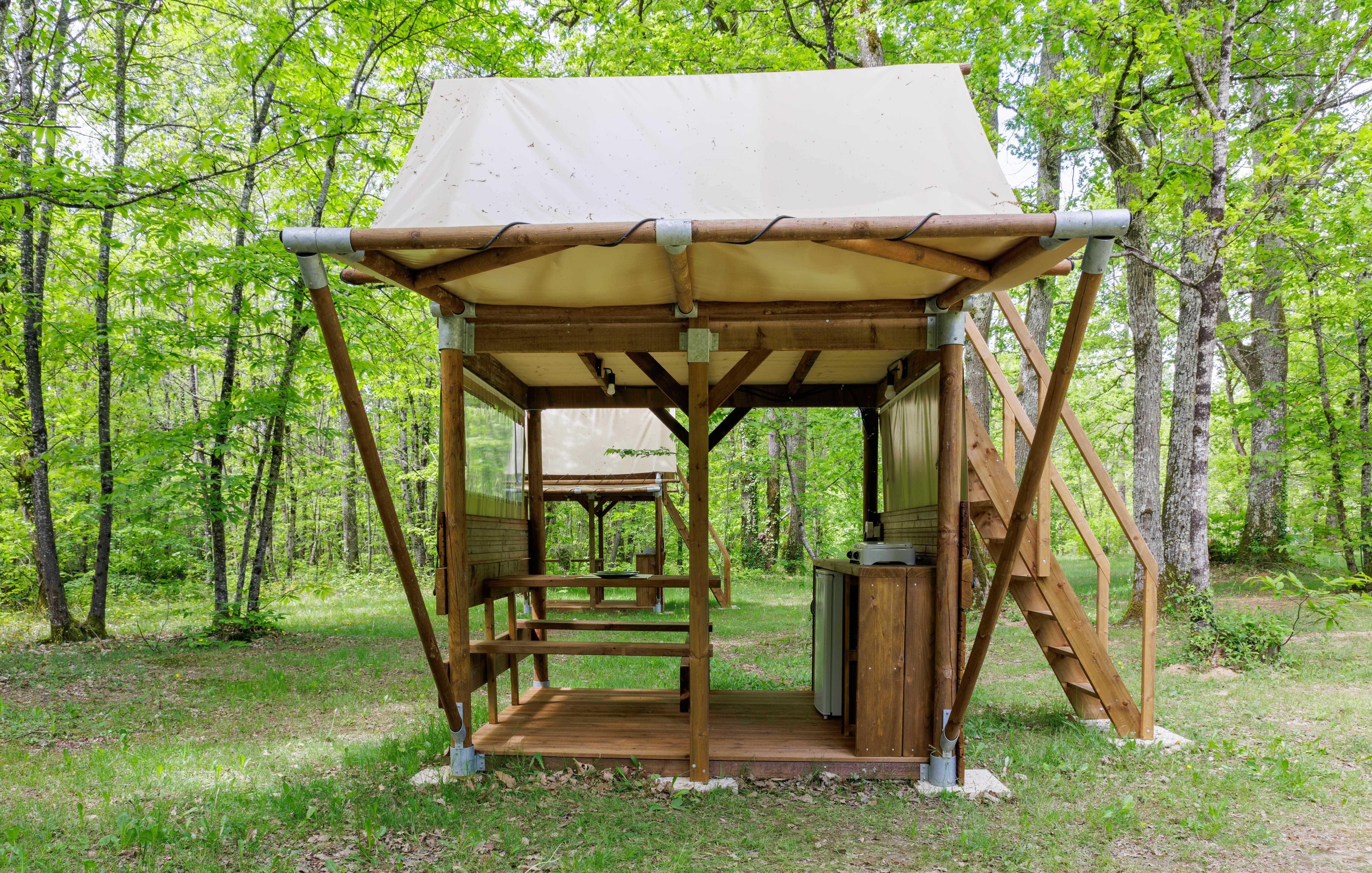 Cabane Perchée — Nuit suspendue entre ciel et forêt à Lot à Saint-Cirgues — vue intérieure