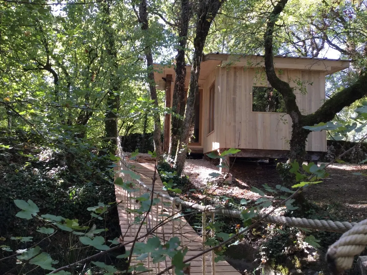 Cabane insolite avec spa privatif — Séjour relaxant dans le Lot