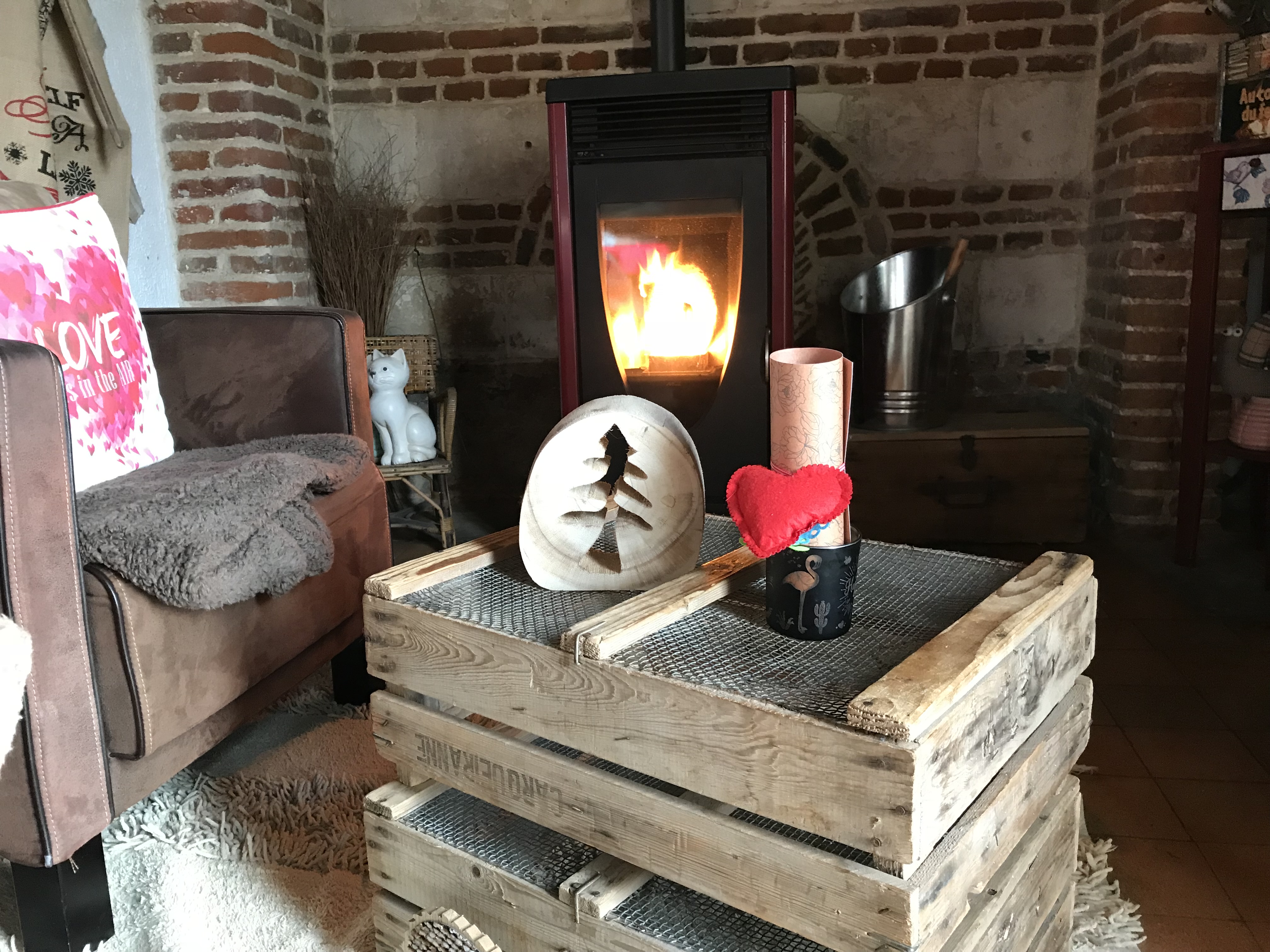 La Maisonnette de poupée avec cheminée — Maison insolite avec vue nature à Somme à Amiens — salle de bain