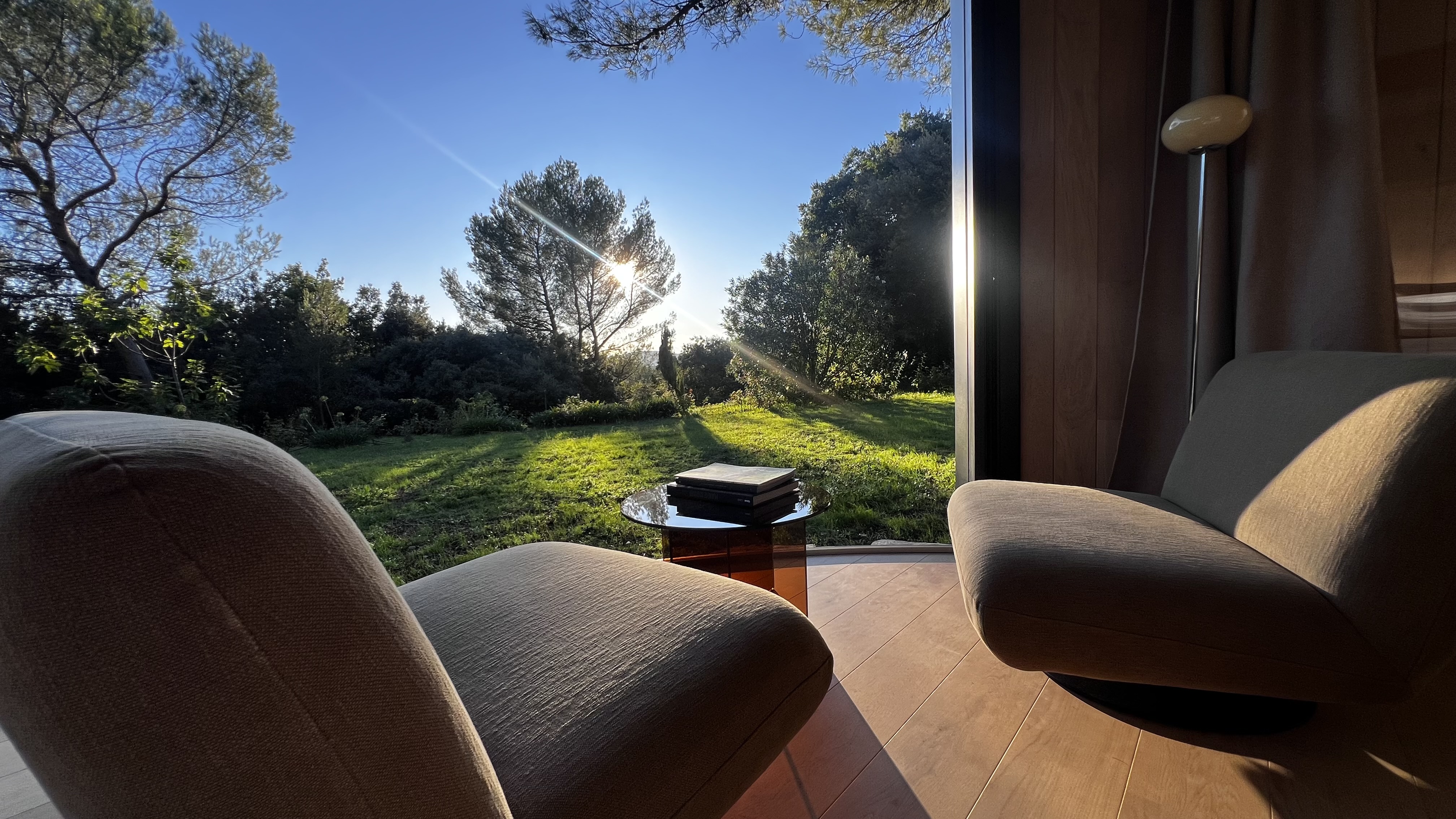 Lumi-pod du Haras de Castellane — Cabane design avec vue panoramique à Vaucluse à Fontaine-de-Vaucluse — espace de vie