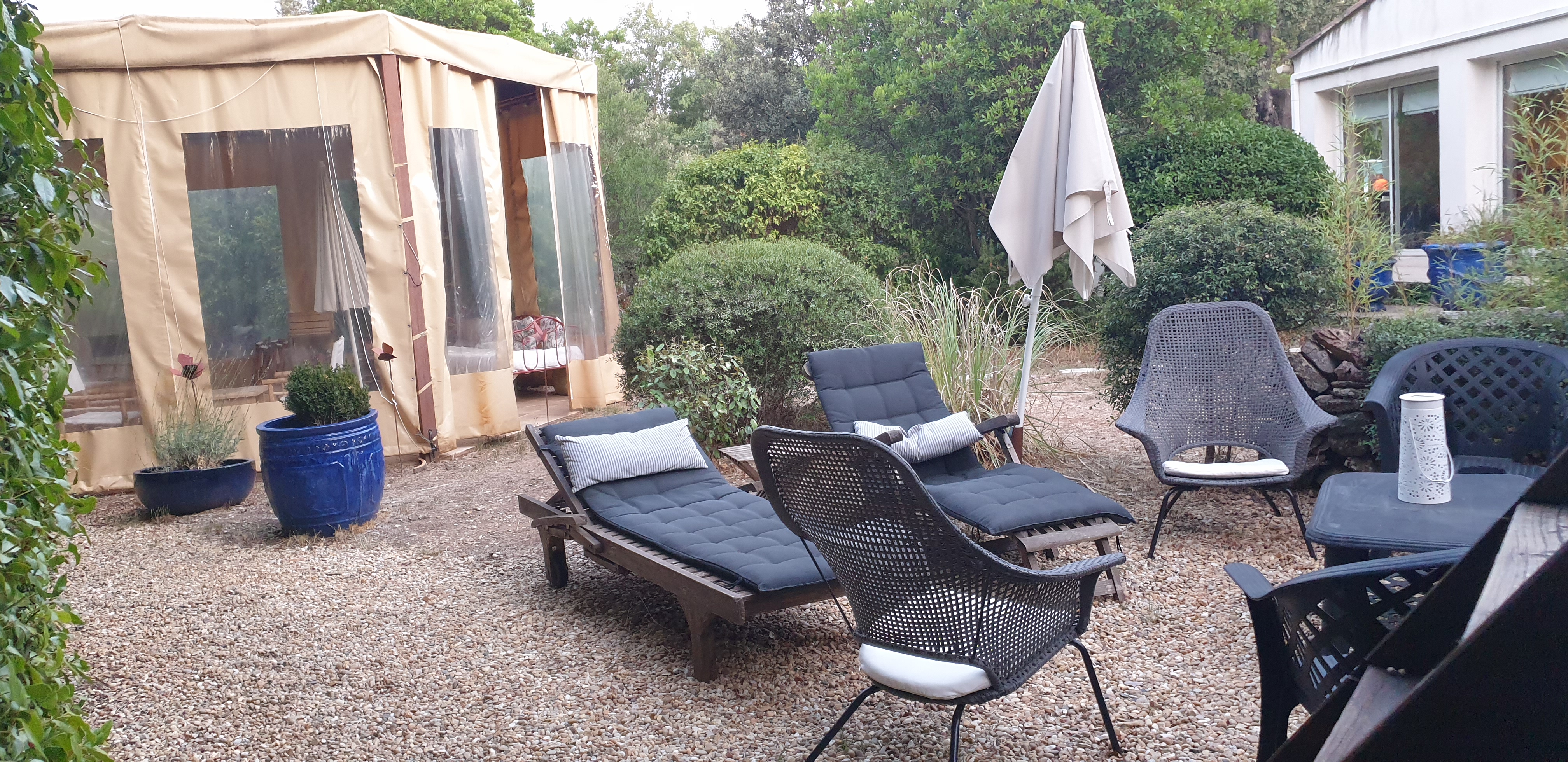 Évasion en yourte avec spa privatif en Provence à Saint-Maximin-La-Sainte-Baume — cuisine