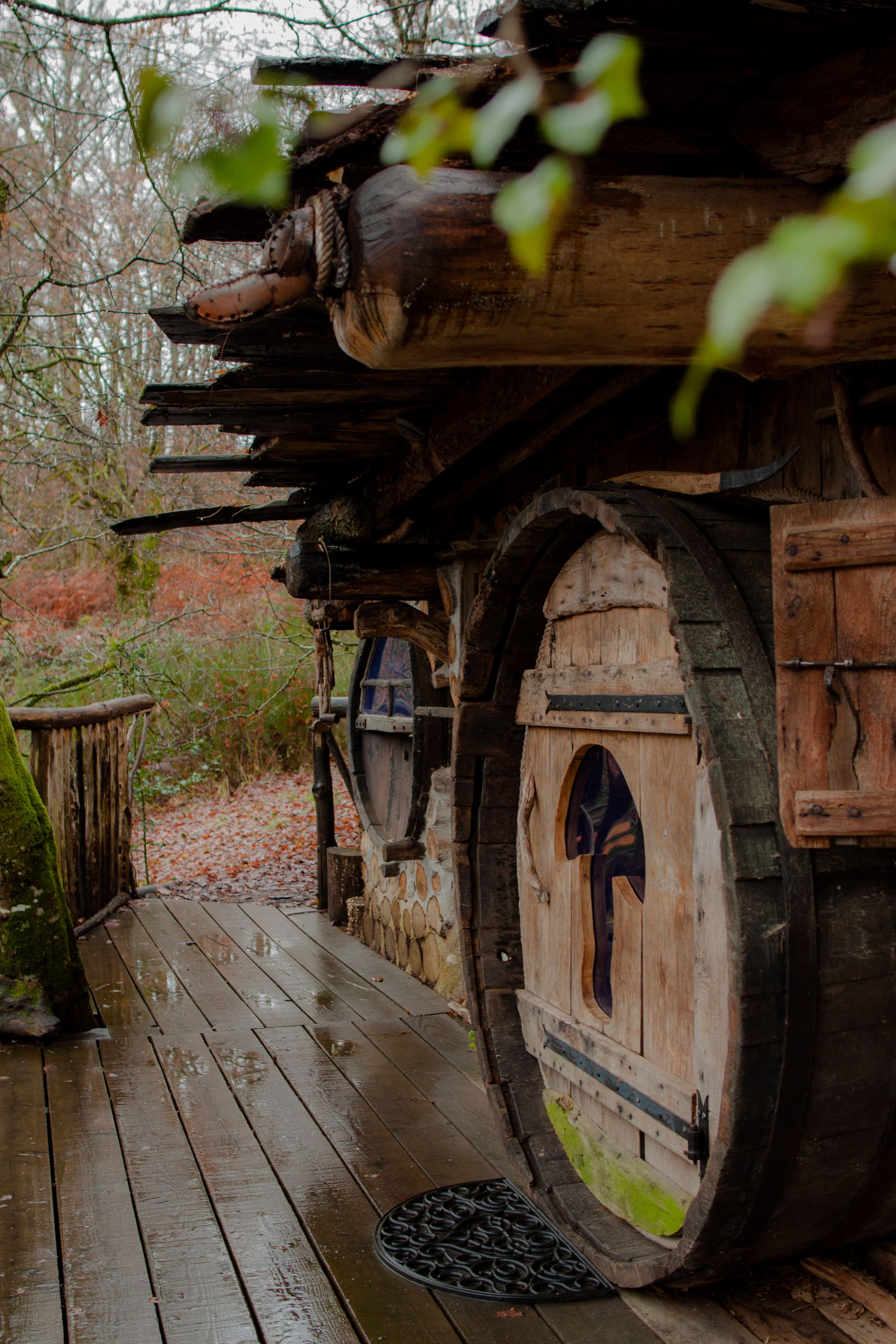 La cabane du Terrier — Maison de hobbit à 6m de hauteur en Corrèze à Brive-la-Gaillarde — vue depuis la terrasse