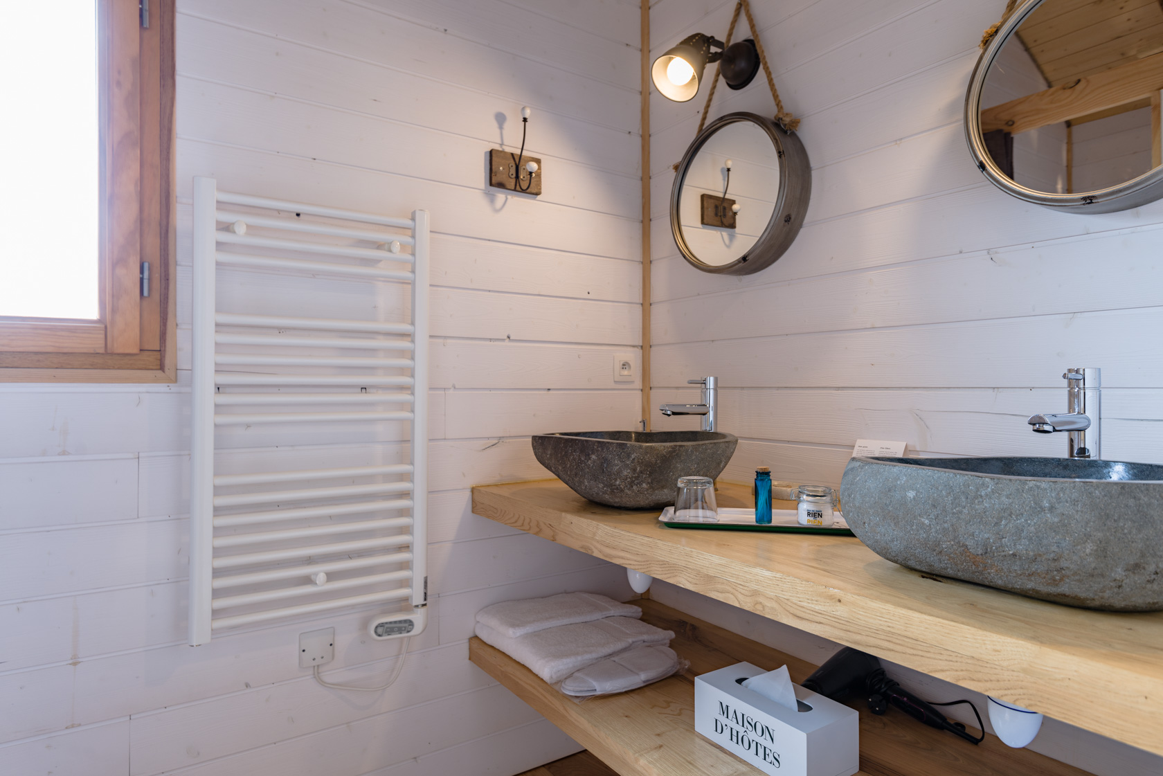 Cabane Spa Ciné Retro : une évasion insolite en Aquitaine à Clairac — cuisine