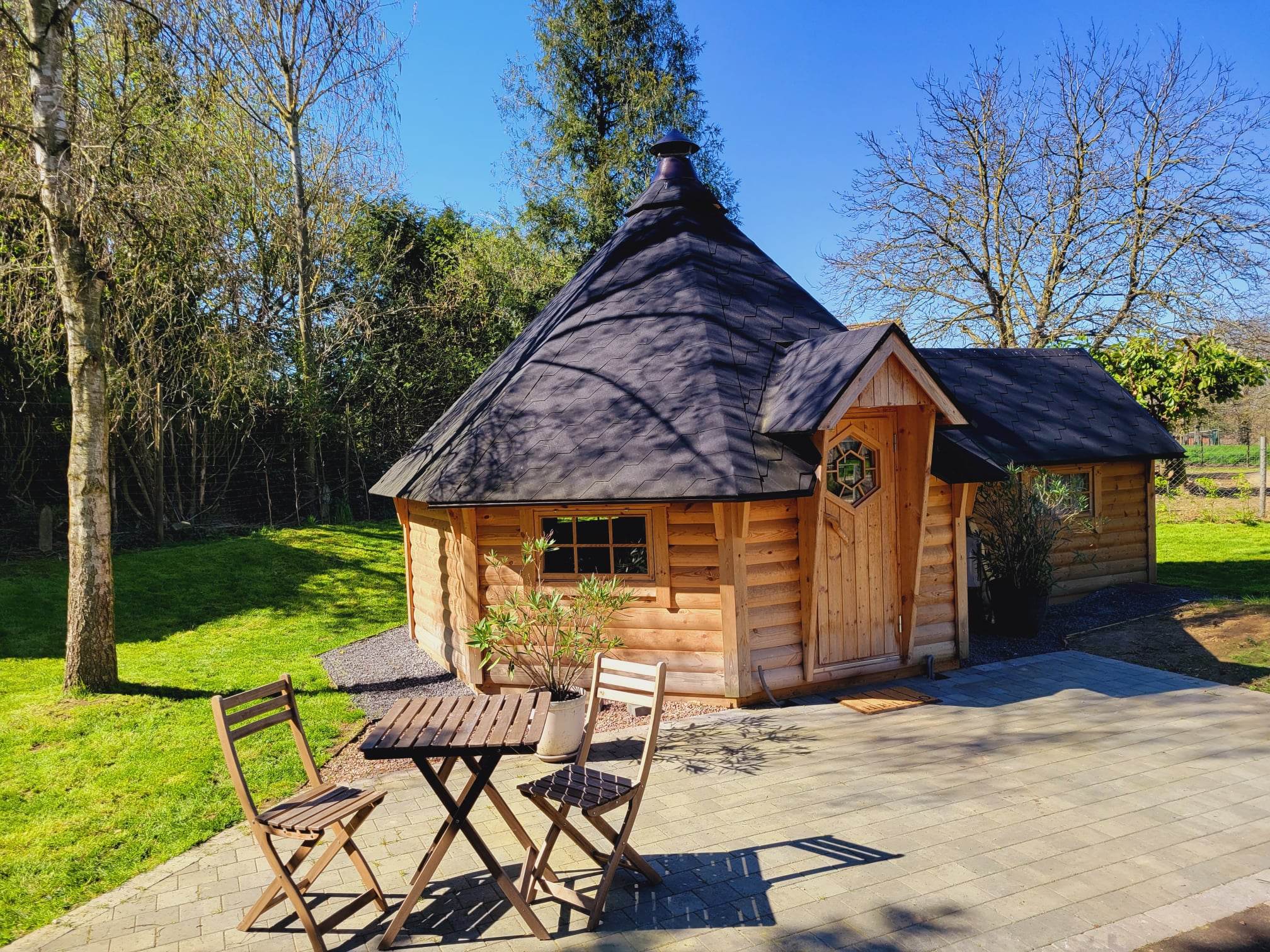 Le Kota des canards de la germaine & SPA : une escapade insolite en Picardie à Sancourt — détail architectural