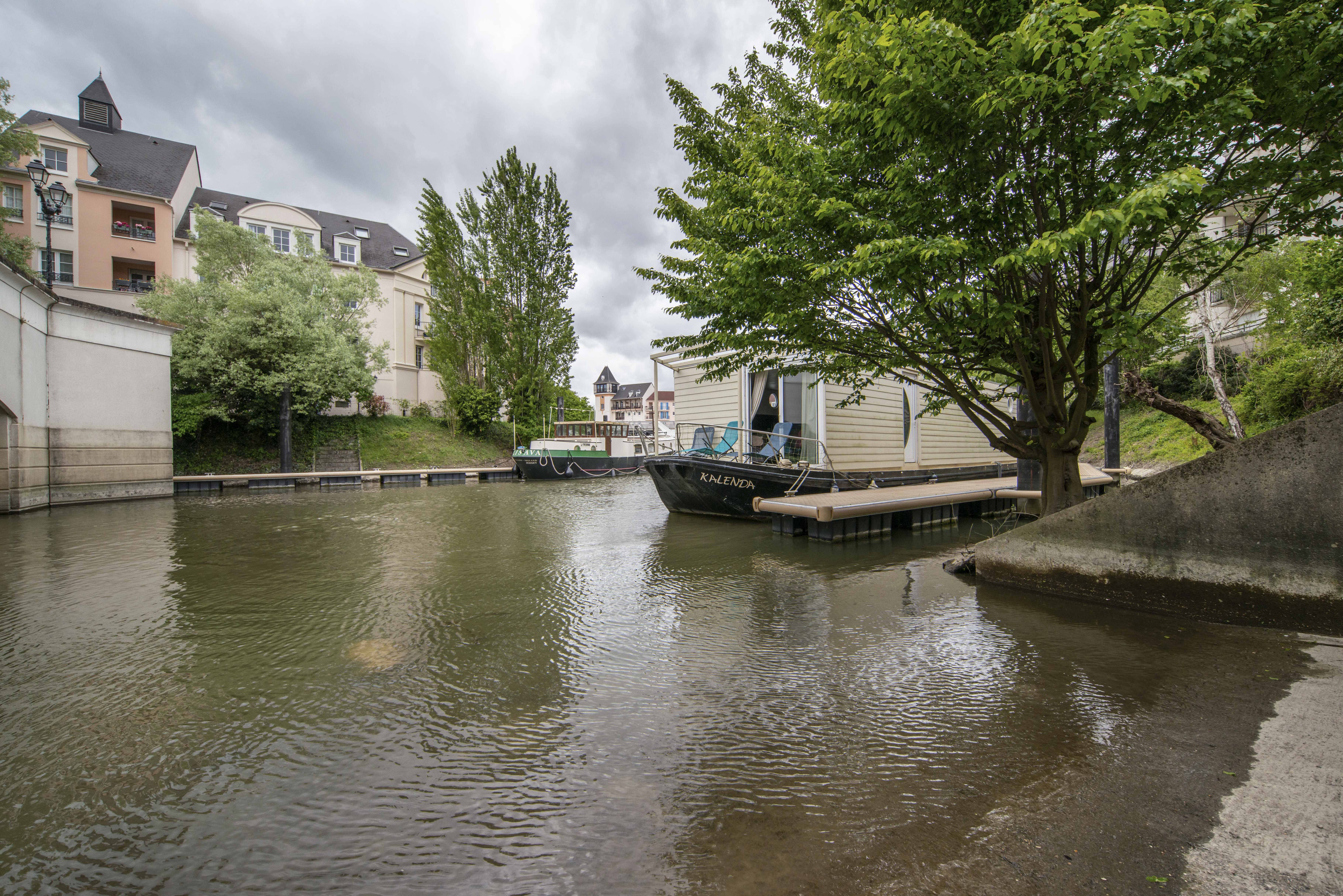 Évasion sur l'eau : House Boat insolite à Cergy