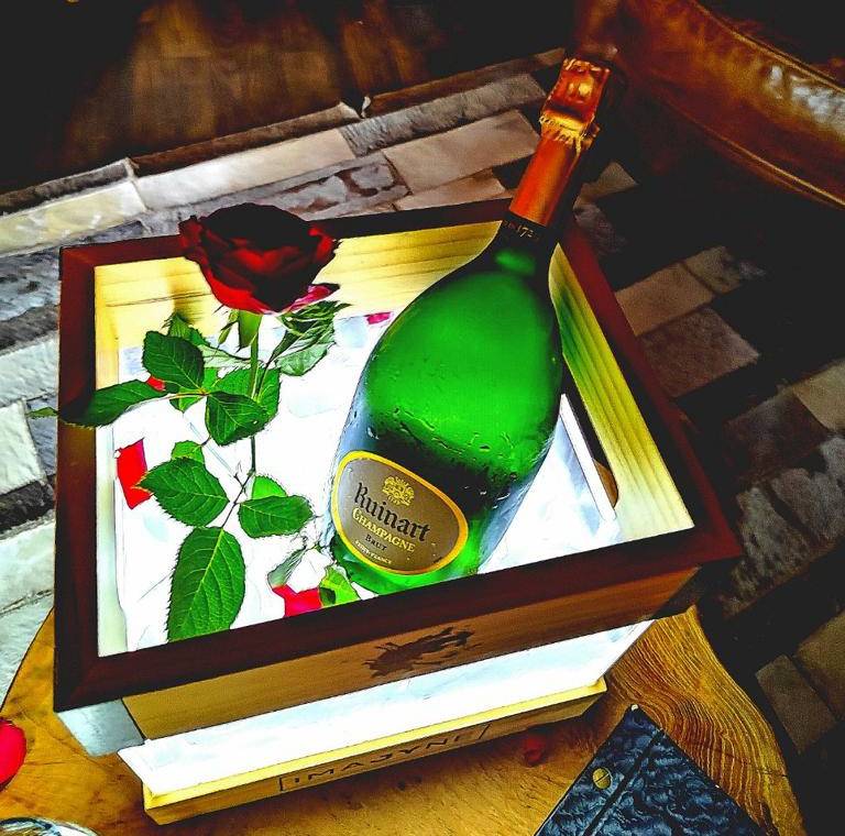 Lodge Vigne & Spa — Cabane dans les arbres avec spa à 5m en Gironde à Gironde-sur-Dropt — espace de vie