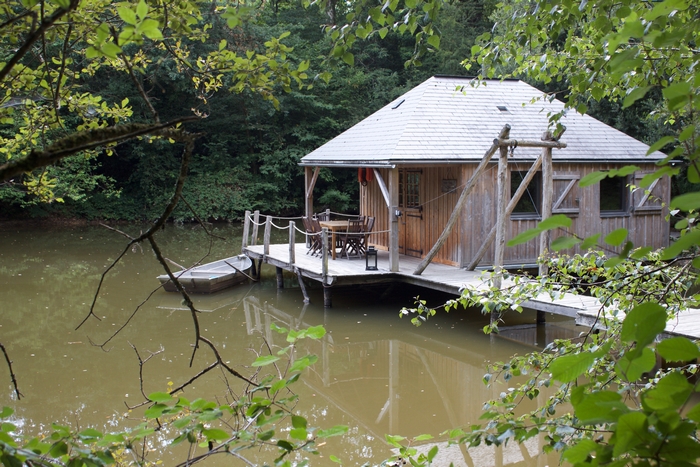 Cabane Martin-Pêcheur — Nuit sur pilotis à 8m en Mayenne à La Chapelle-Anthenaise — espace de vie