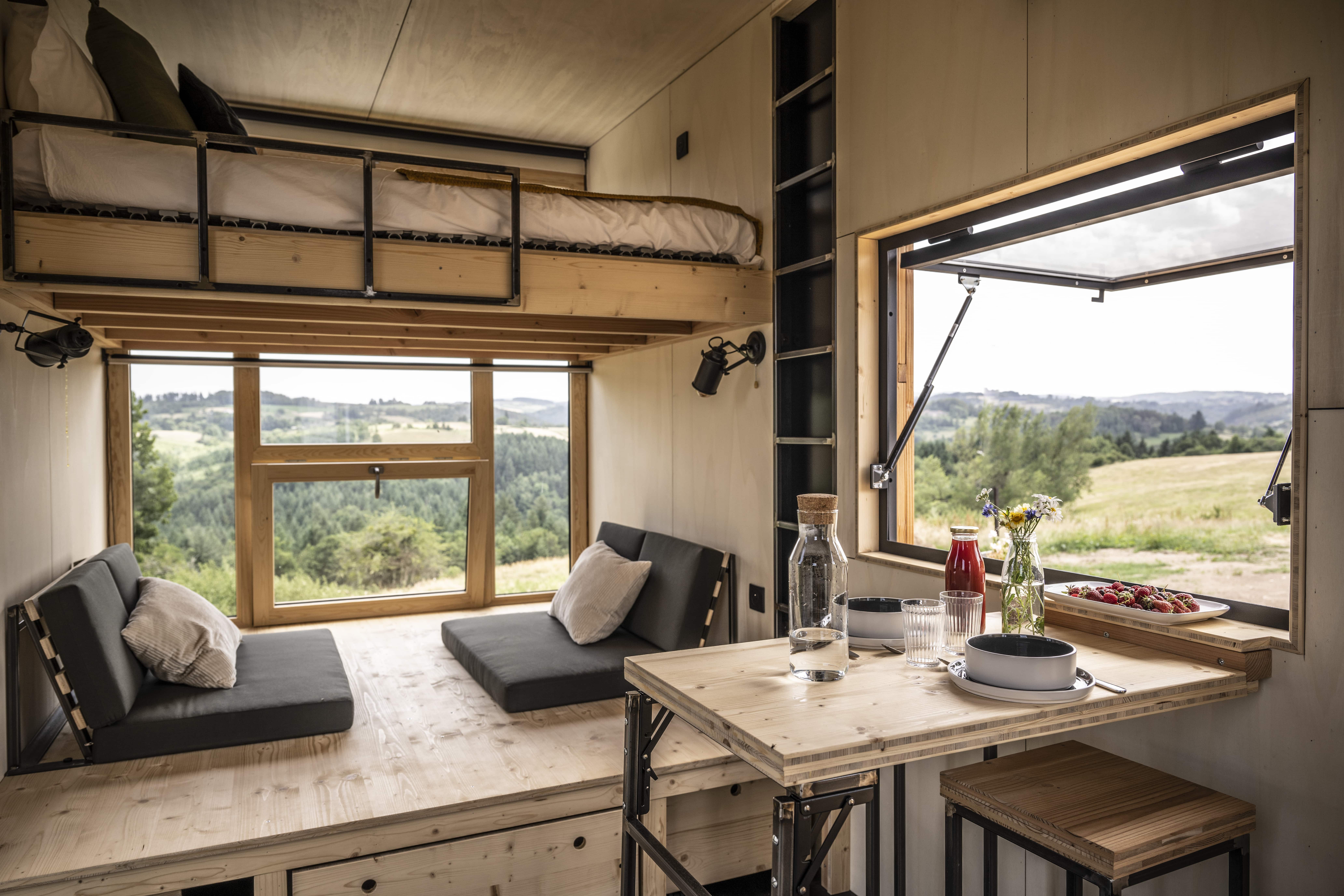 PATiny Lodge — Tiny House avec vue imprenable à Puy-de-Dôme à Clermont-Ferrand — vue depuis la terrasse