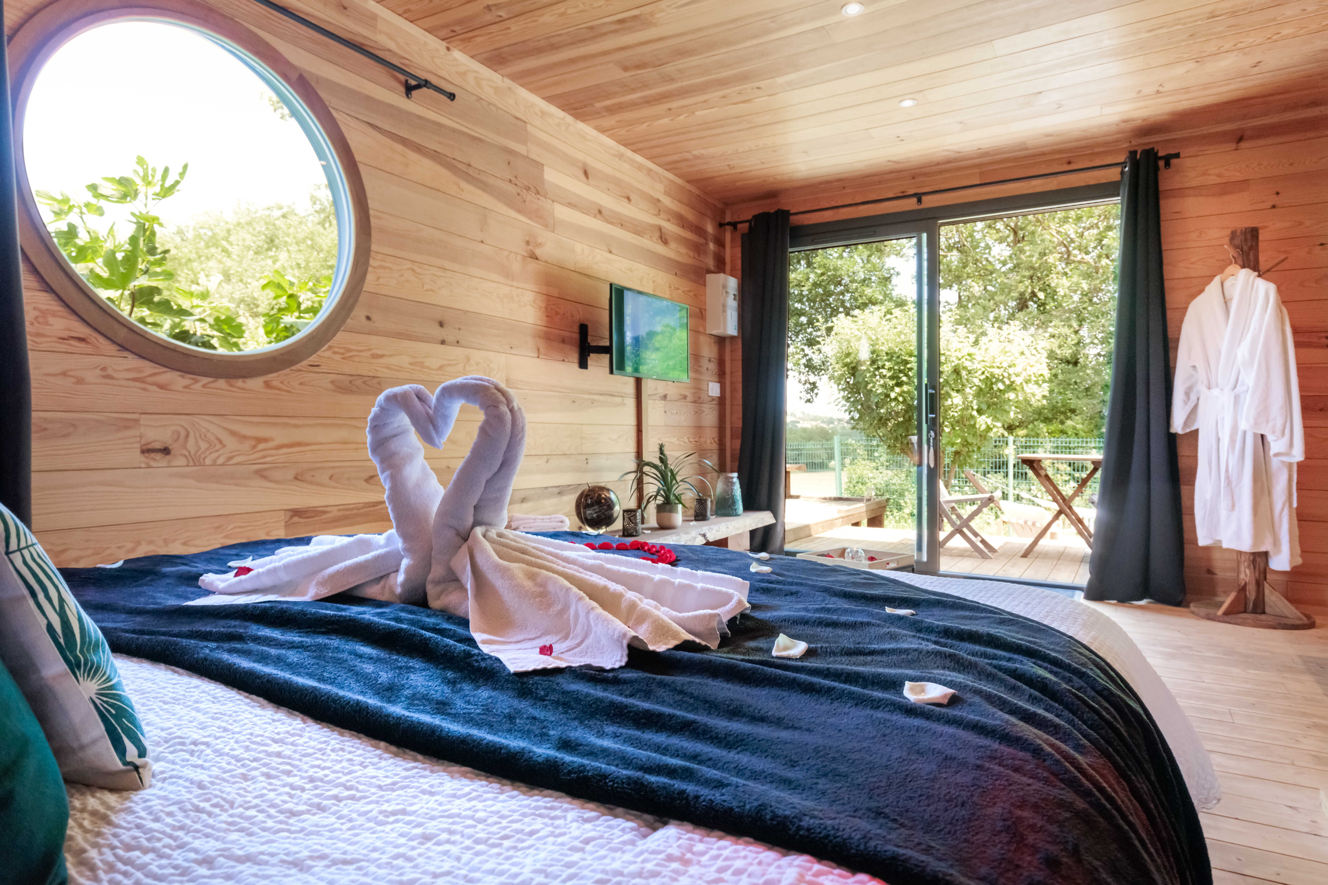 La Cabane Cassanha & Spa : une évasion romantique en pleine nature à Méjannes-Lès-Alès — cuisine