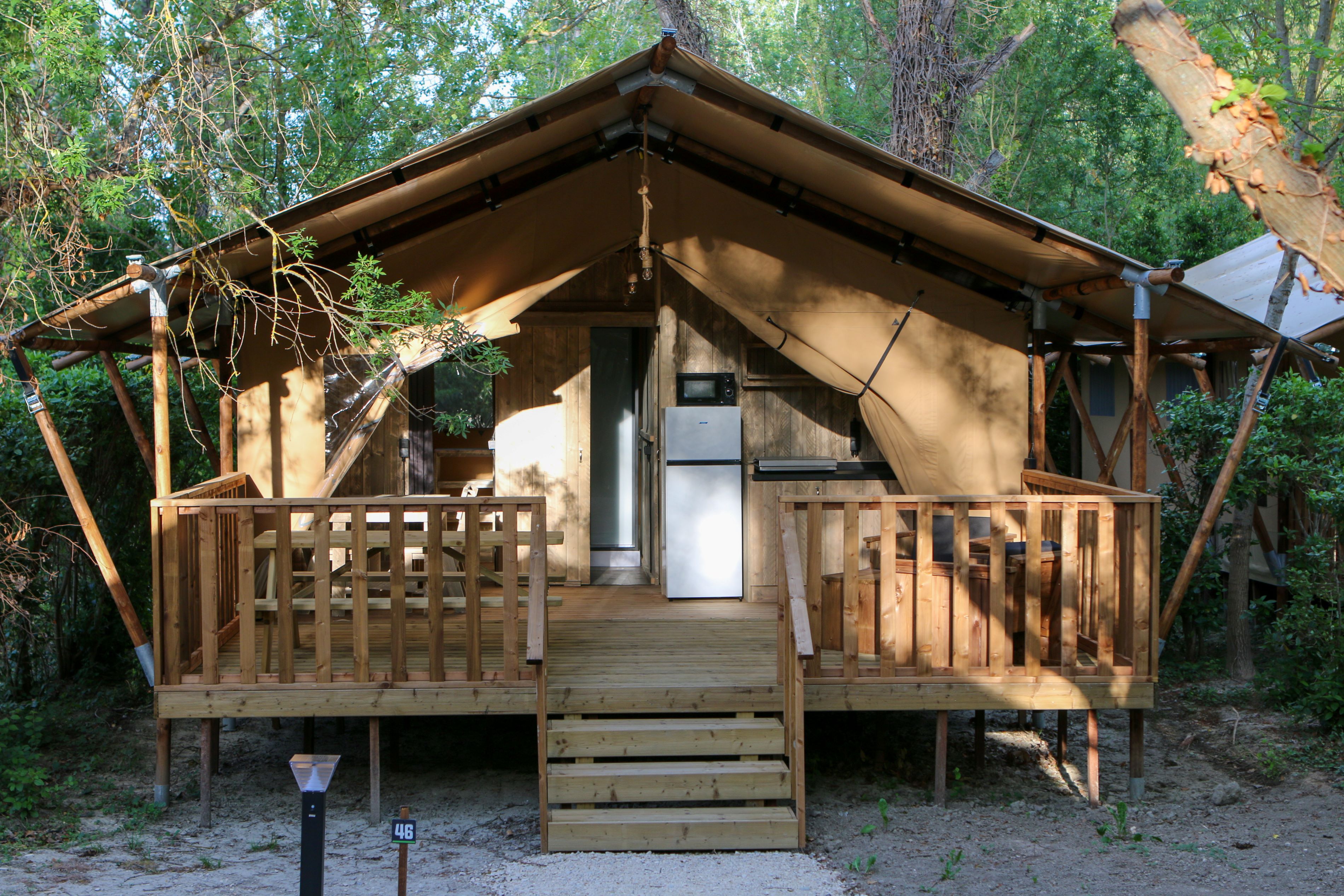 Lodge Safari 4 personnes — Séjour avec spa à Vaucluse à Fontaine-de-Vaucluse — cuisine