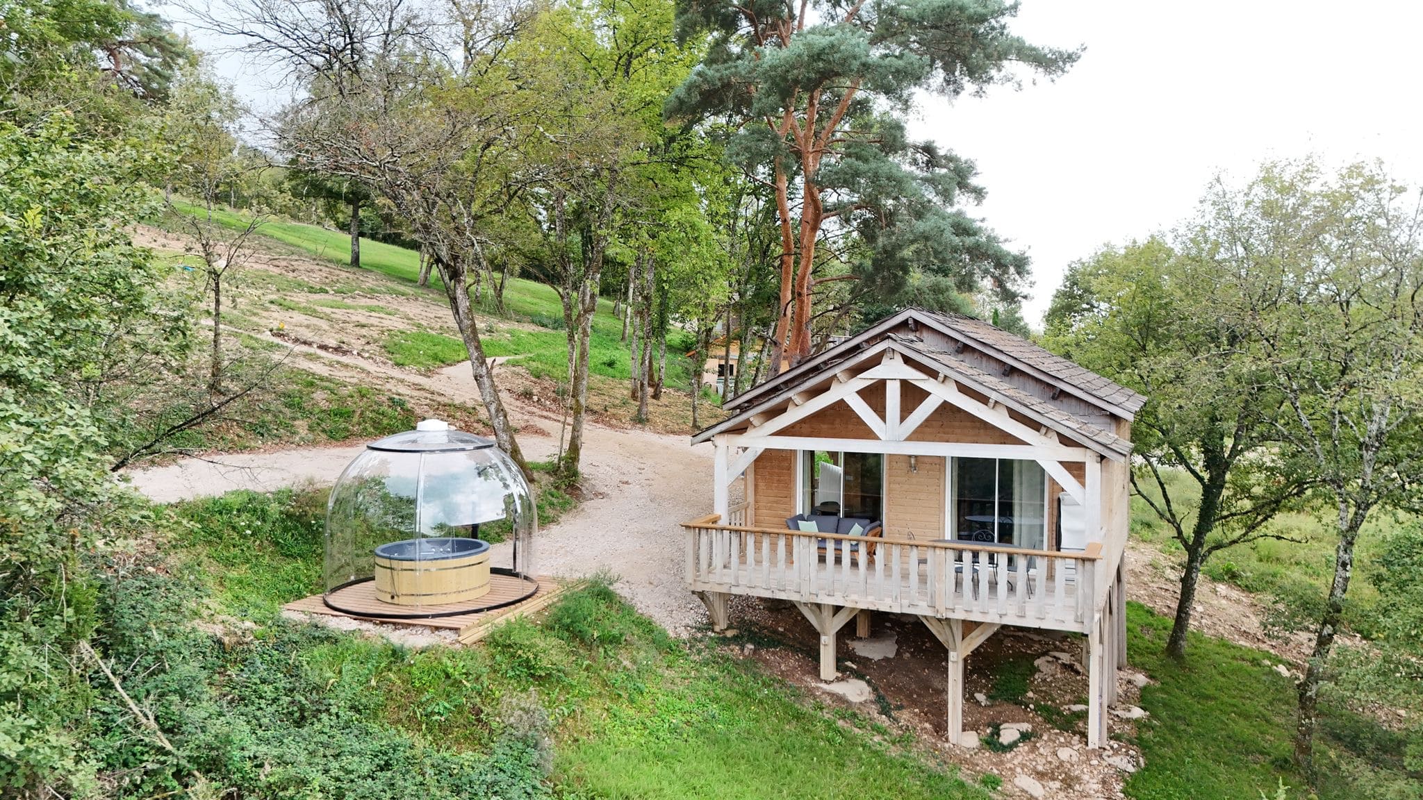 Lodge du Bétet — Cabane sur pilotis avec spa à Ain — Cabane sur pilotis à Serrières-Sur-Ain