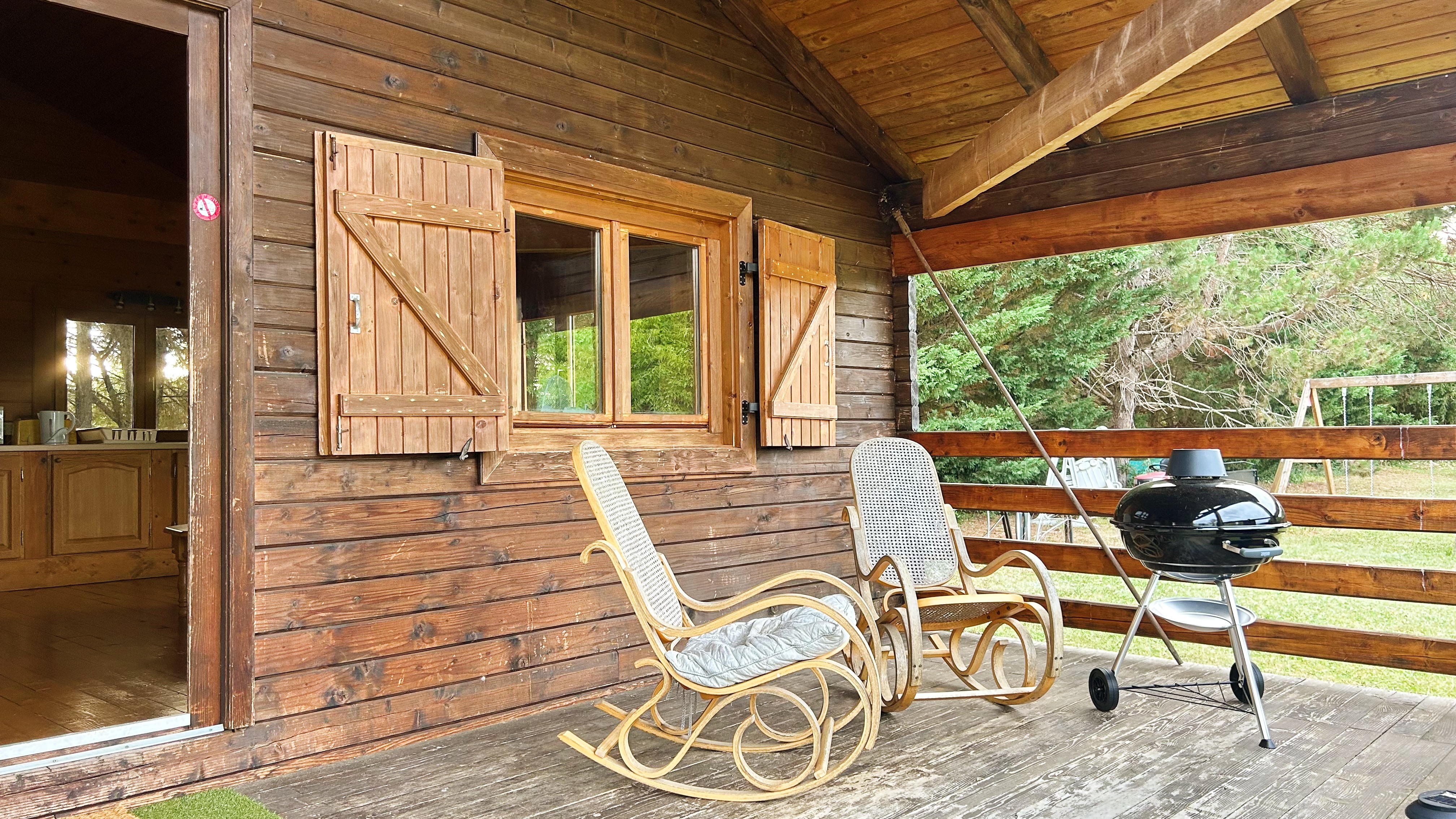 Chalet Edelweiss — Chalet avec véranda panoramique à Dordogne à Alles-sur-Dordogne — chambre