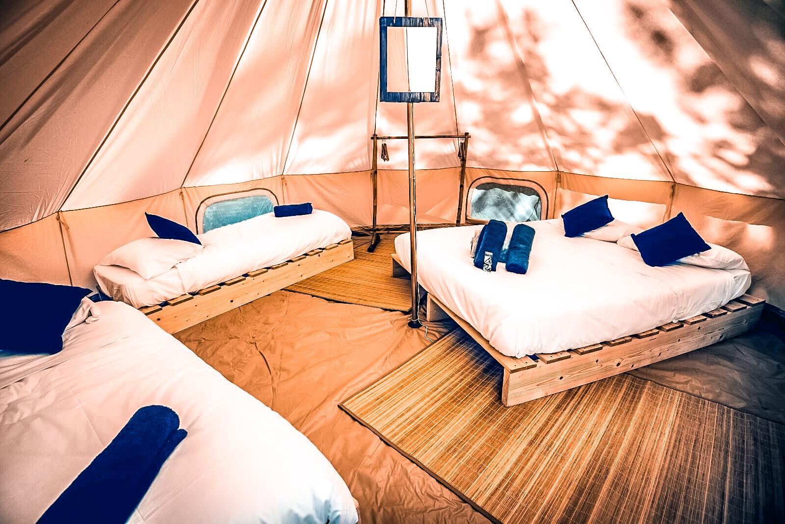 Lodge Cassiopée — Tente lodge avec spa à Loir-et-Cher à Blois — vue intérieure