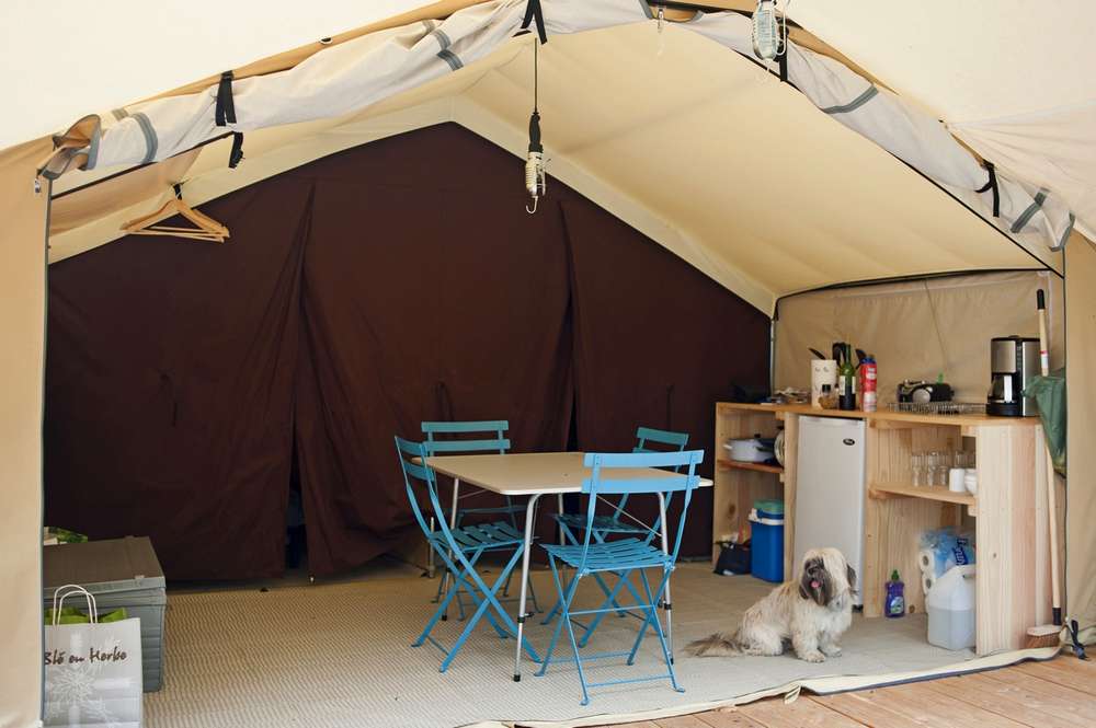 Tente Classic 5 — Confort et espace à Noirmoutier en Vendée à Saint-Genis-Les-Ollières — chambre