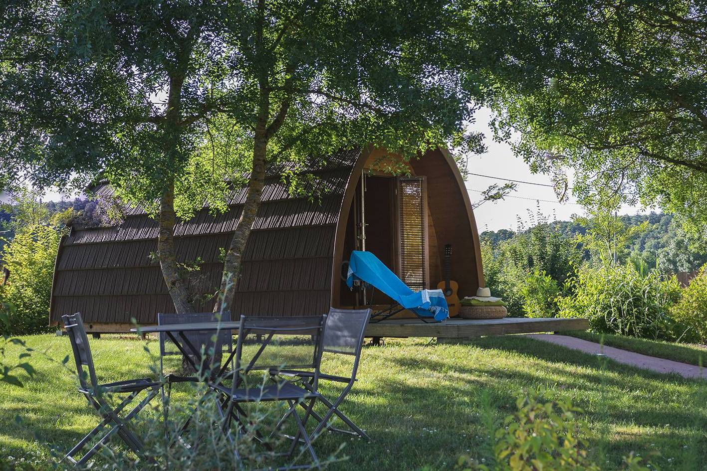 Cabane forestière : une immersion au cœur de la nature — Cabane à Angé