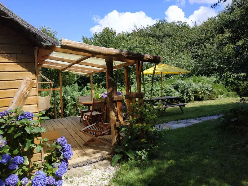La Cahutte du P'tit Gris : une cabane au cœur de la nature normande à Fermanville — vue intérieure