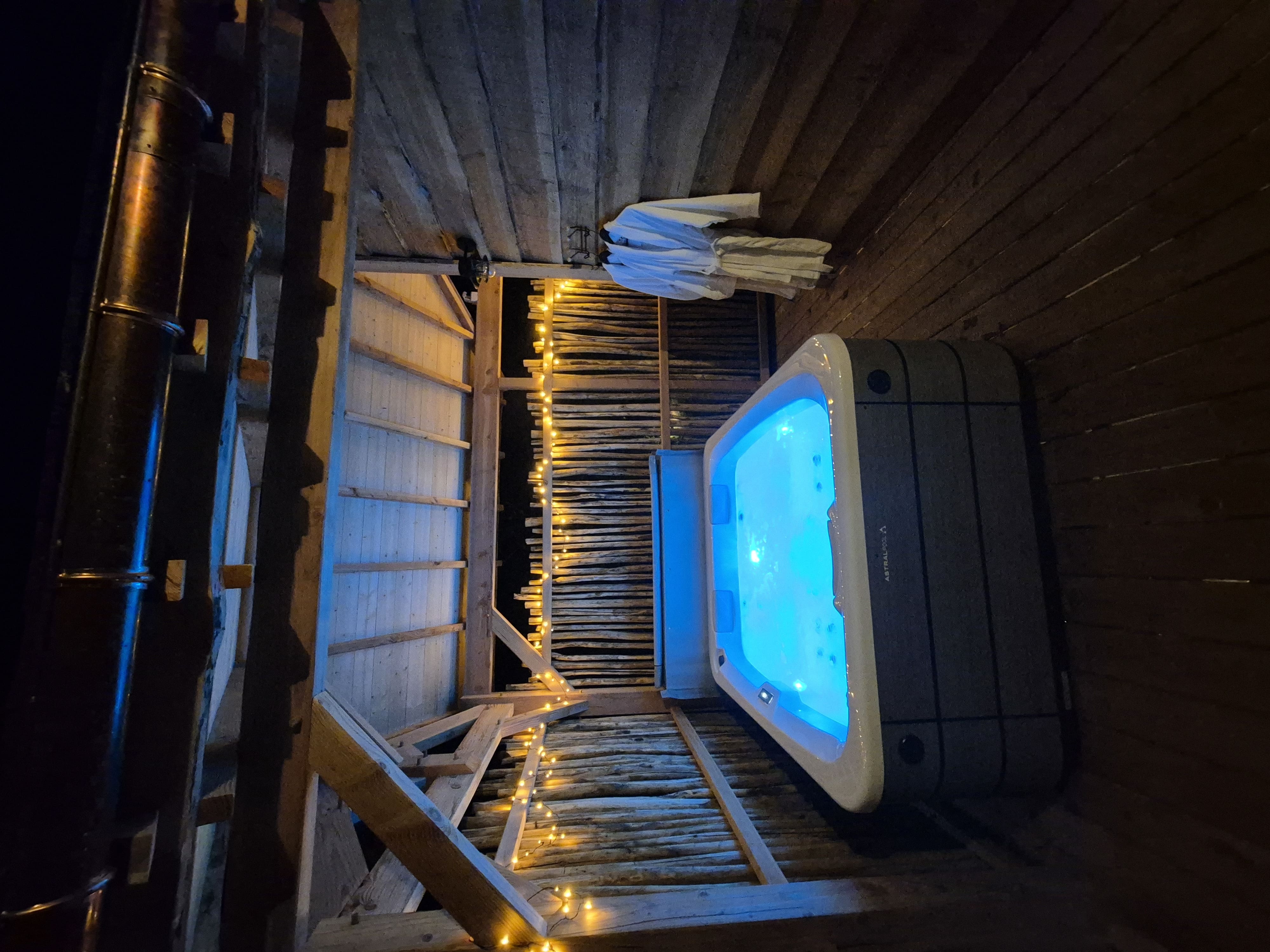 La Cabane des Nids en Périgord — Nuit perchée avec spa à 7m en Dordogne à Périgueux — vue depuis la terrasse