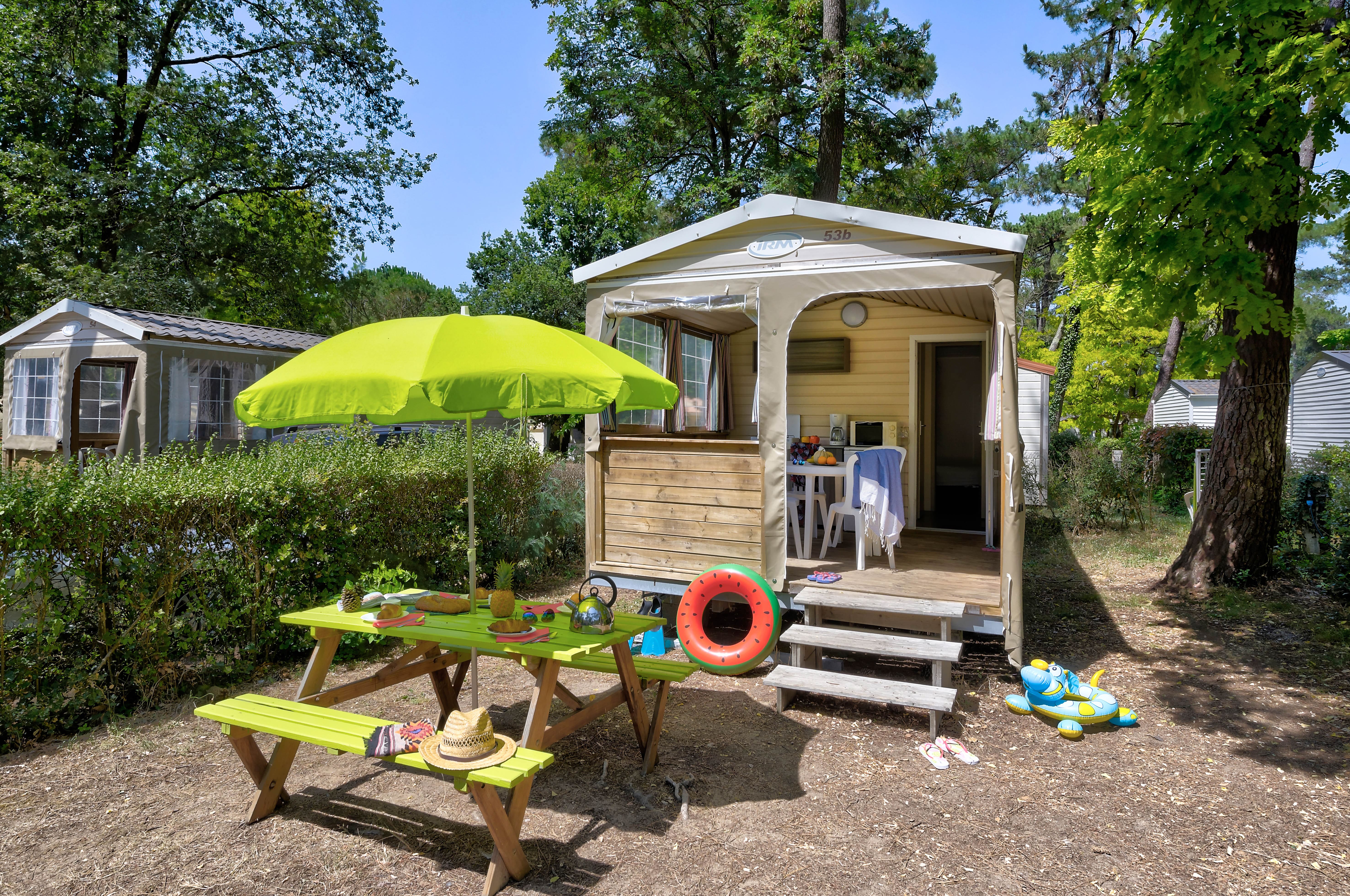 Cabane Nature — Séjour insolite avec spa à Flower Camping Au Bois des Biches — Cabane dans les arbres à Saint-Jean-de-Monts