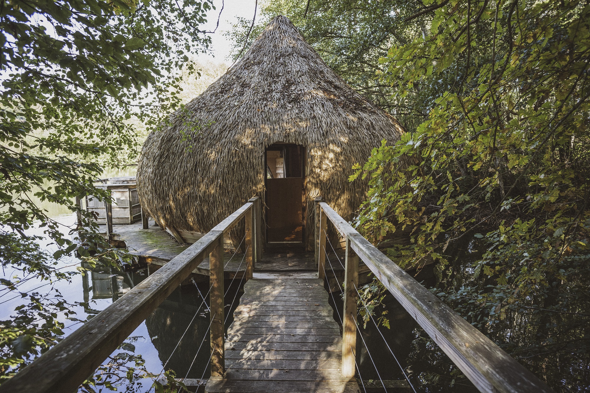 Cabane Spa Divine : une évasion sur l'eau en Franche-Comté — Cabane à Chassey-Lès-Montbozon
