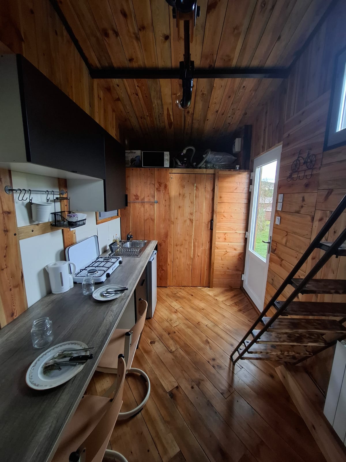 Tiny house 'La Tititiny' — Évasion avec spa à Haute-Loire à Saint-Christophe-d'Allier — espace de vie