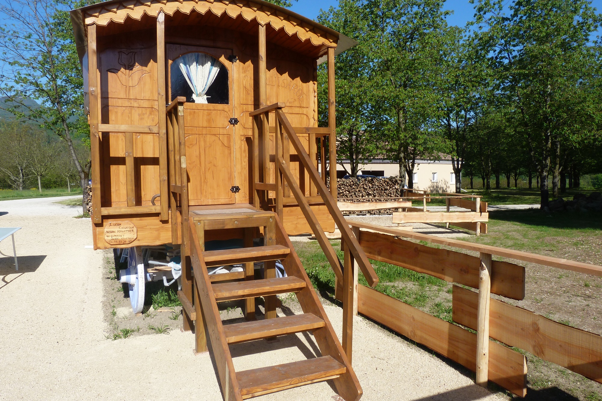 Roulotte Maquisarde — Séjour bohème avec spa à Vercors (Drôme)