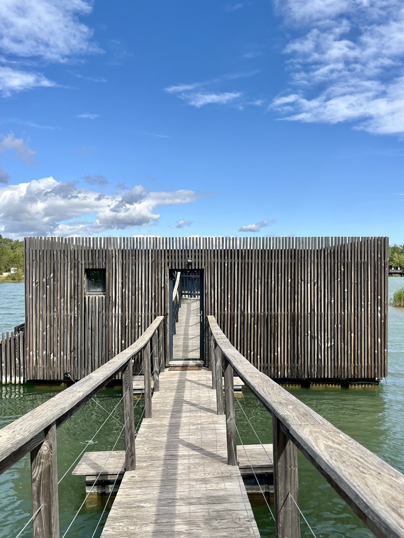 Cabane Spa Paradis : une évasion sur l'eau en Provence à Sorgues — vue depuis la terrasse