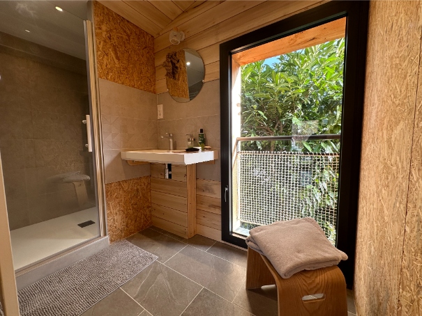 Le Nid du Lac — Cabane avec spa à O'Chambon (Puy-de-Dôme) à Châteauneuf-les-Bains — chambre