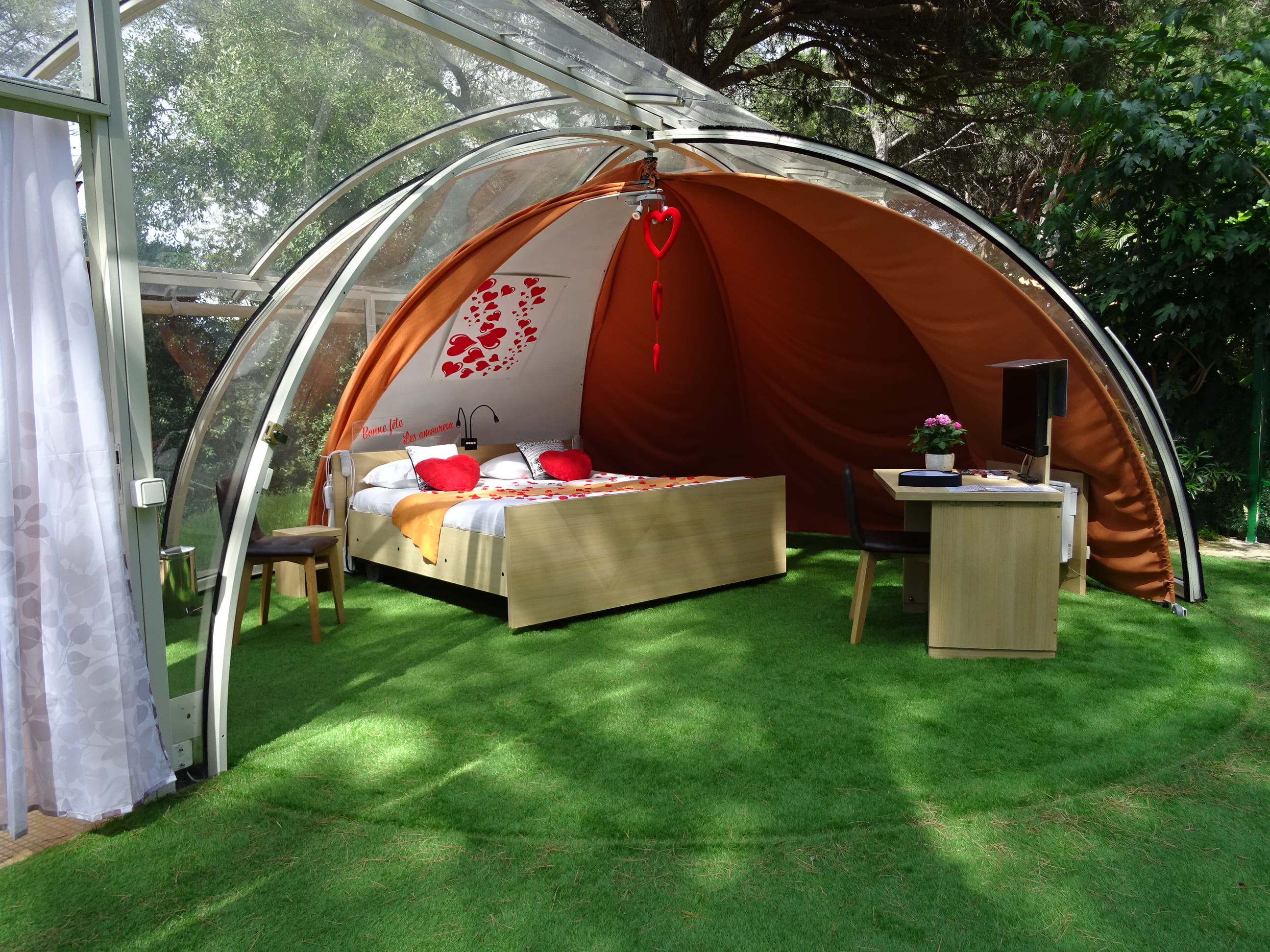 Bulle PMR sous les Mûriers & Spa