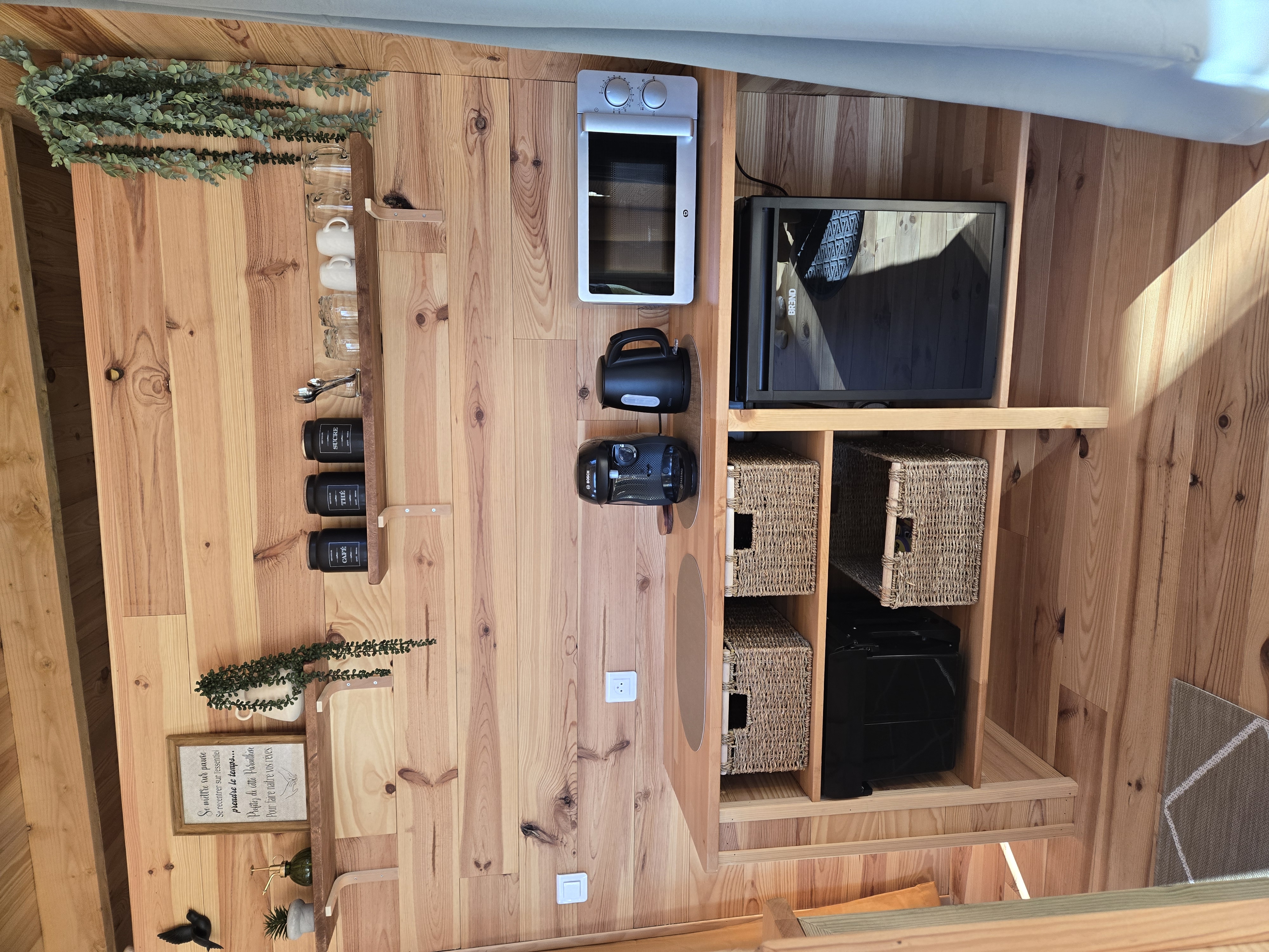 La Parenthèse — Cabane sur pilotis avec spa à Pyrénées-Orientales à Finestret — cuisine