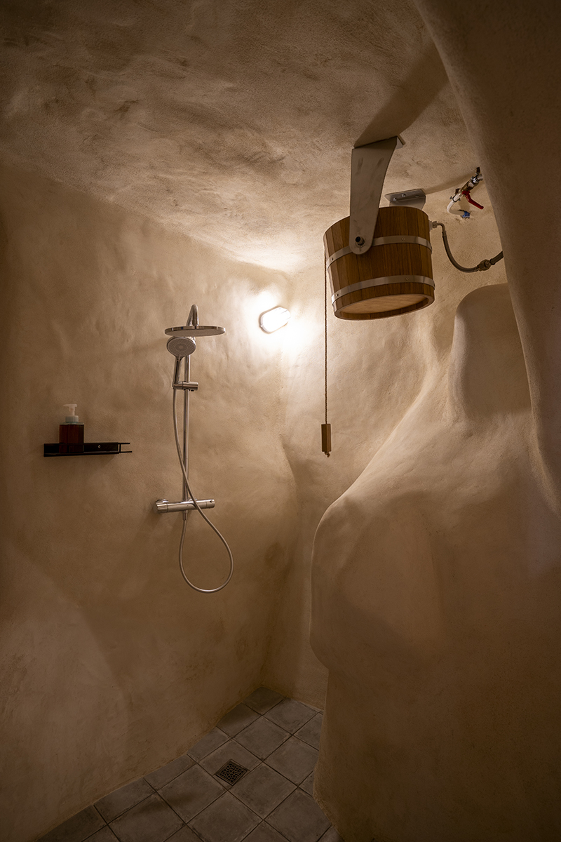 Le Nid de la Buèges : une maisonnette avec balnéo en Languedoc-Roussillon à Pégairolles-De-Buèges — salle de bain