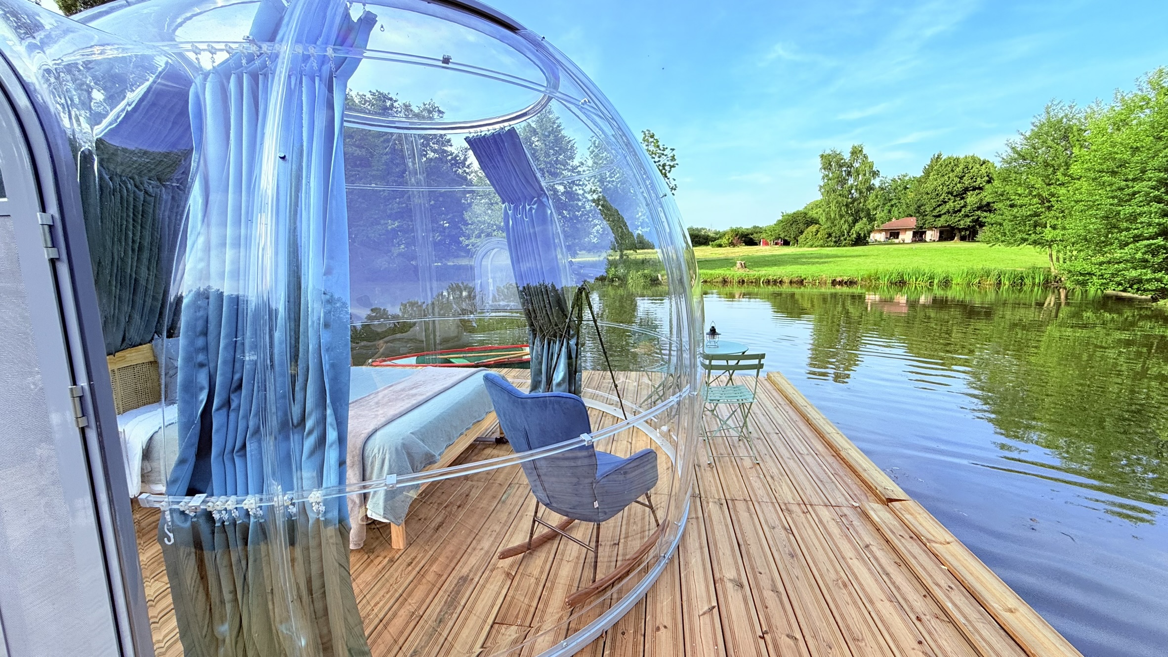 La Bulle sur l'eau — Nuit flottante avec spa à Santranges (Cher)