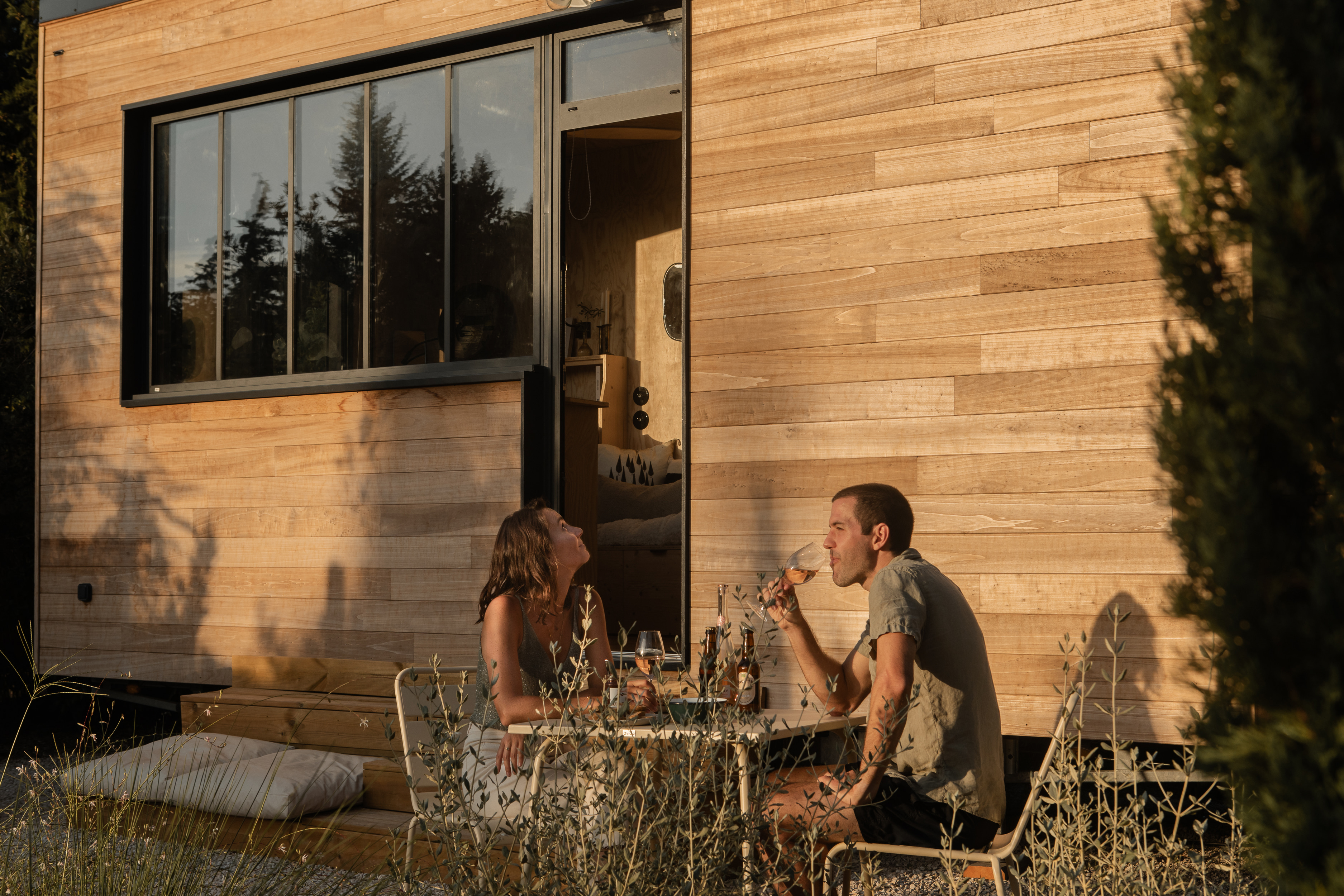 L'Atelier Tiny House — Détente avec Spa à Bouches-du-Rhône à Saint-Chamas — détail architectural