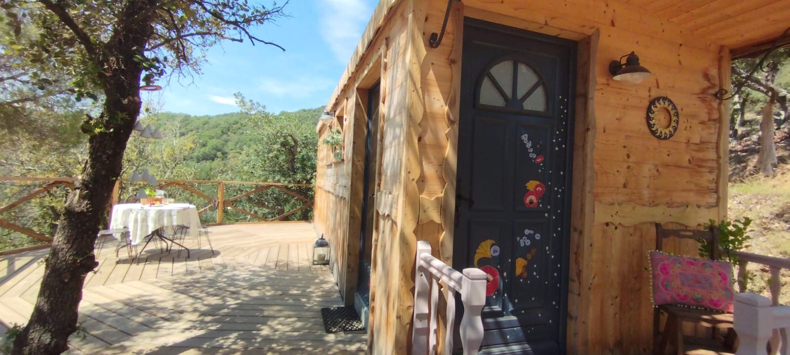 La Roulotte bohème — Roulotte avec spa à Languedoc-Roussillon à Perpignan — détail architectural