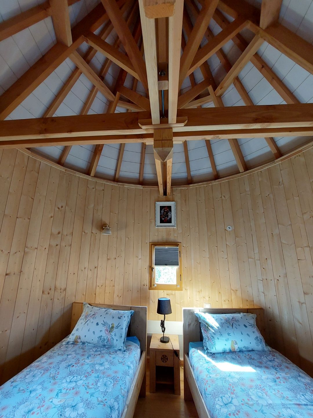 Cabane Médiévale — Château avec spa à Vercors, Drôme à Saint-Jean-En-Royans — espace de vie