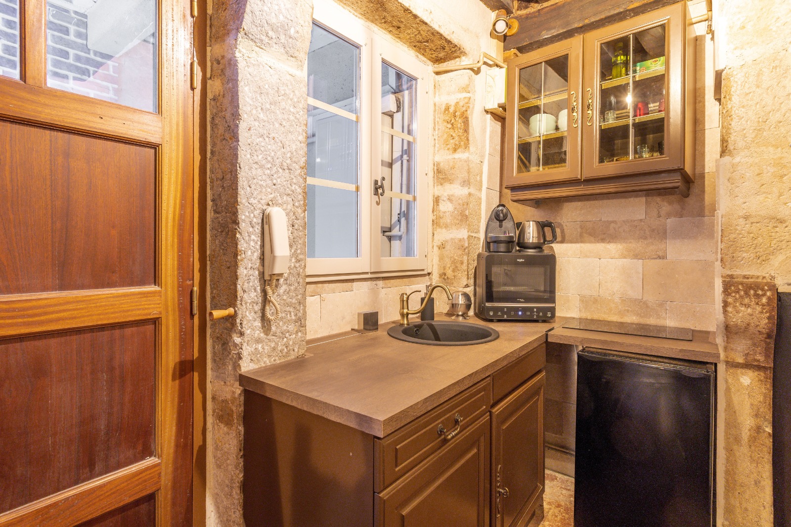 Appartement du sorcier — Chambre à thème avec spa à Dijon à Dijon — détail architectural