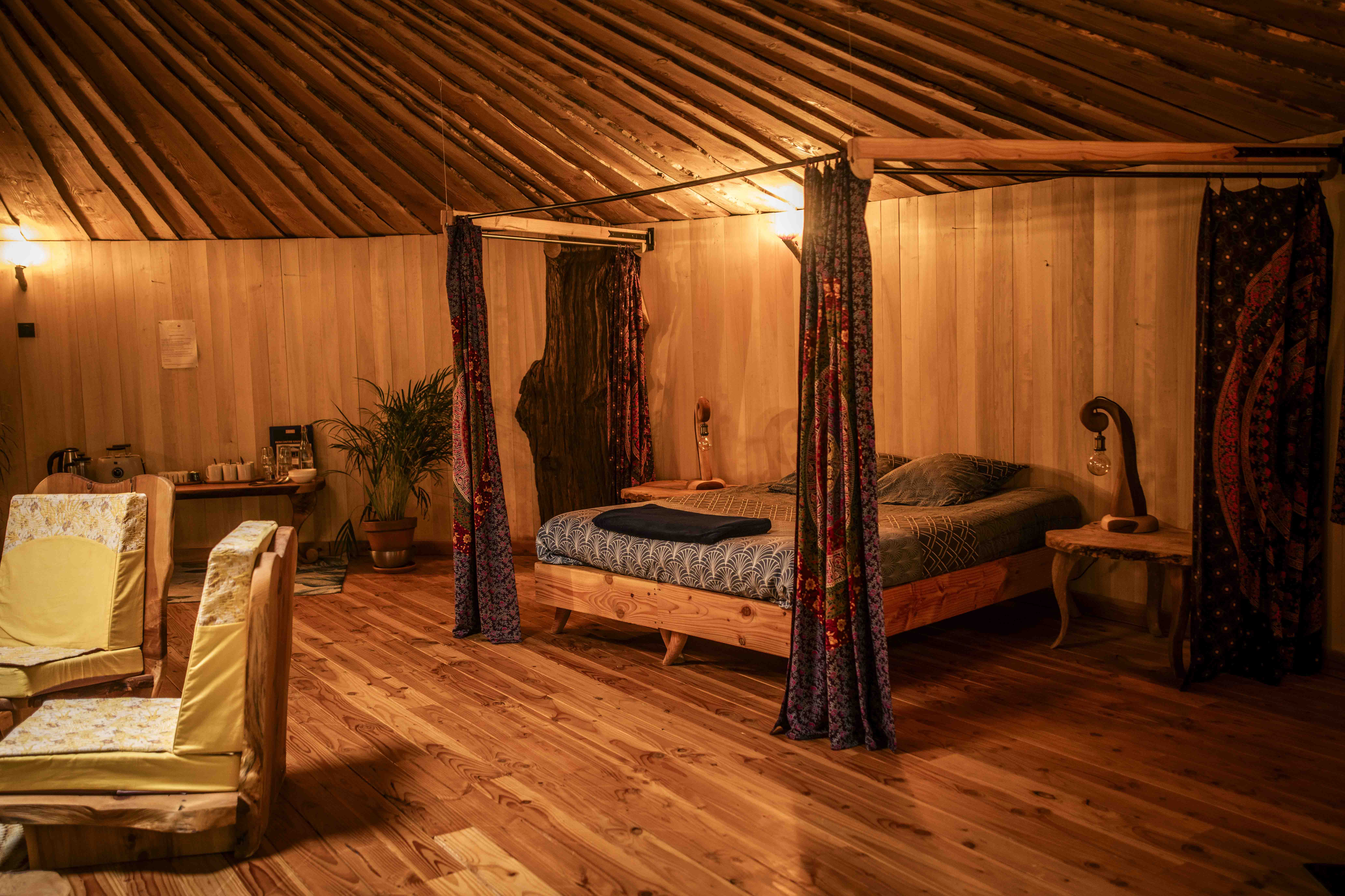 Cabane perchée la Maloka — Cabane sur pilotis avec spa à Hérault à Souleyourt — chambre