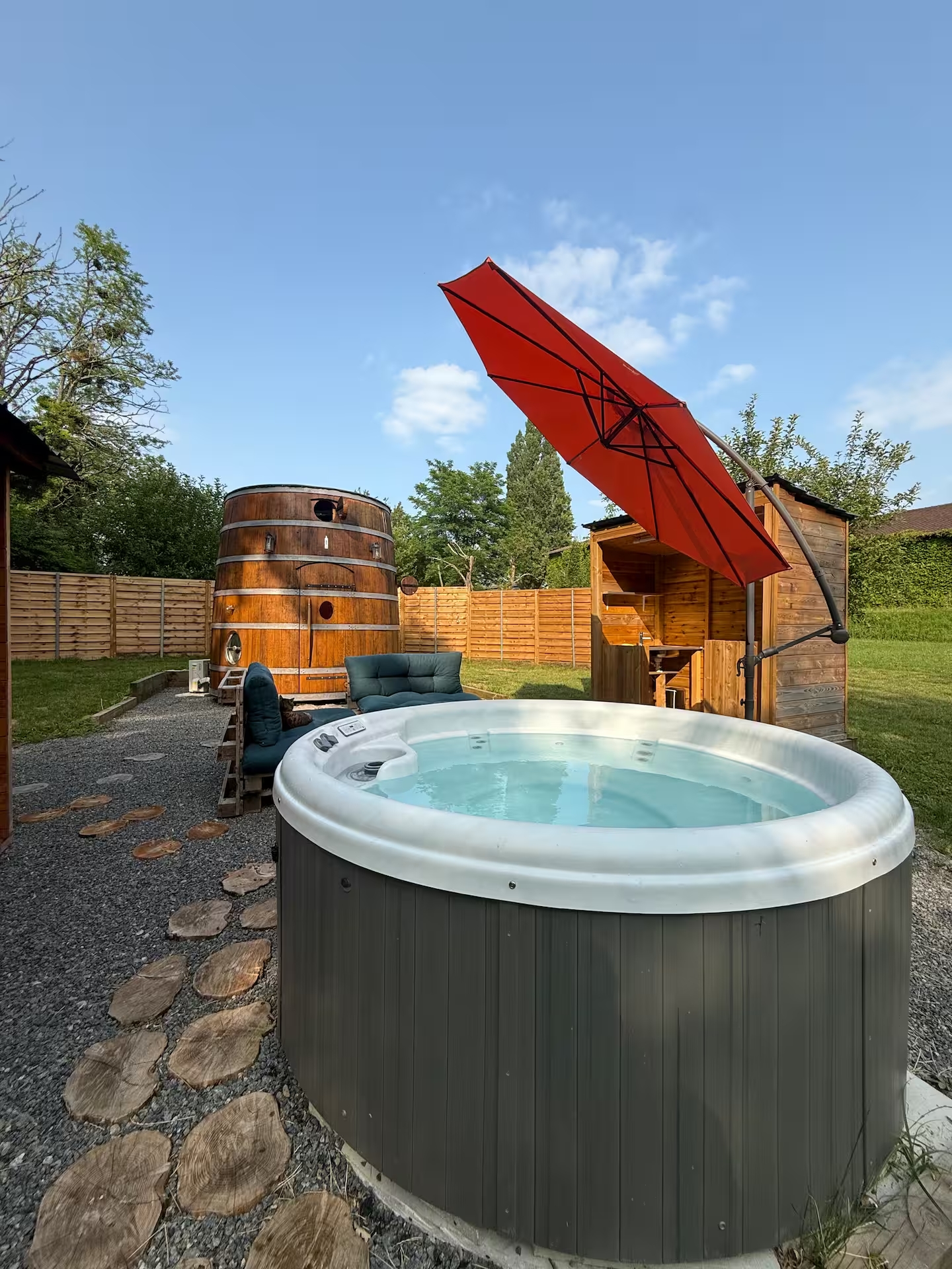Foudre Viticole d’Arpaillan — Nuit insolite avec spa privatif à Gironde
