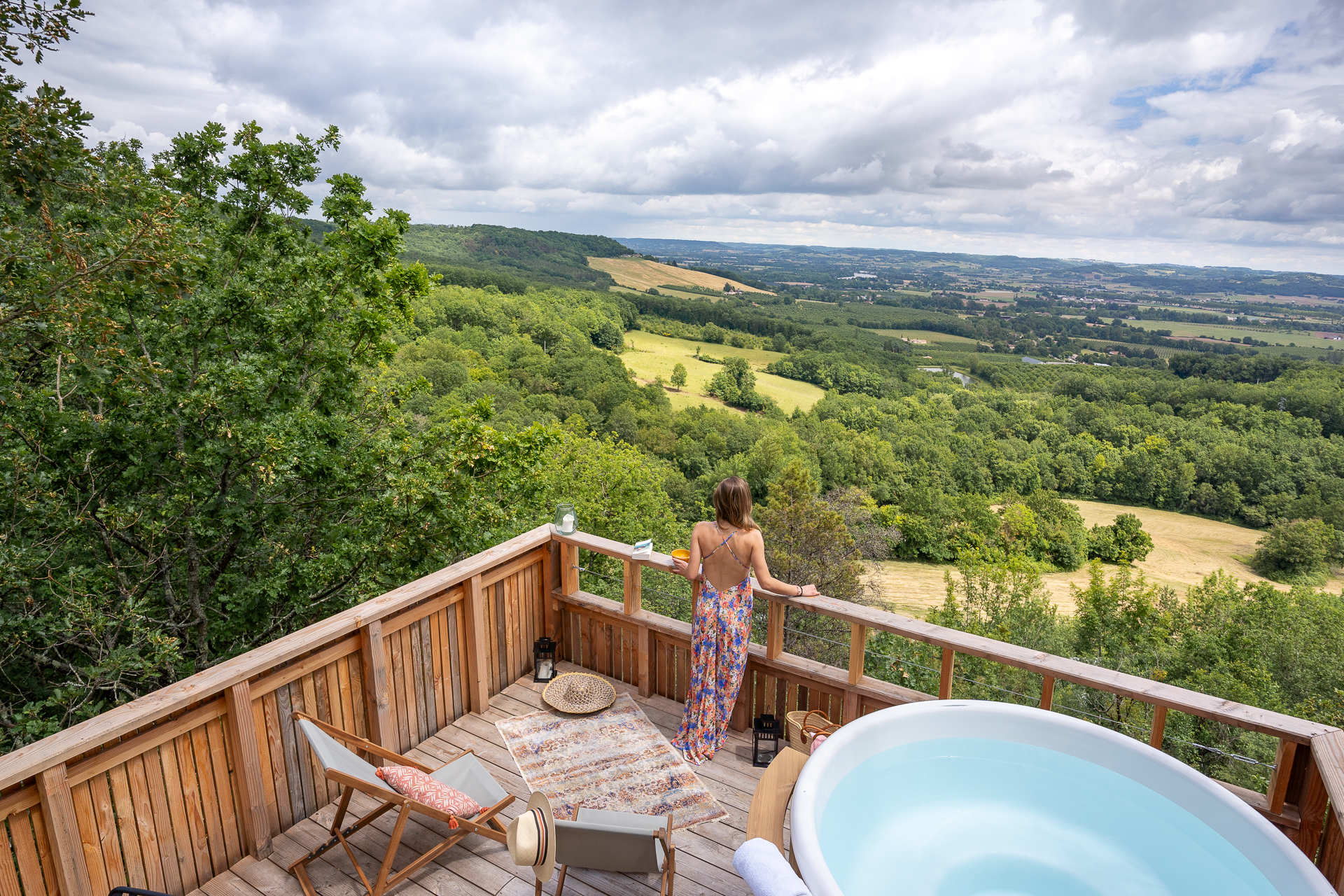 La Palombière 1 : une cabane dans les arbres avec spa en Aquitaine à Laparade — vue intérieure