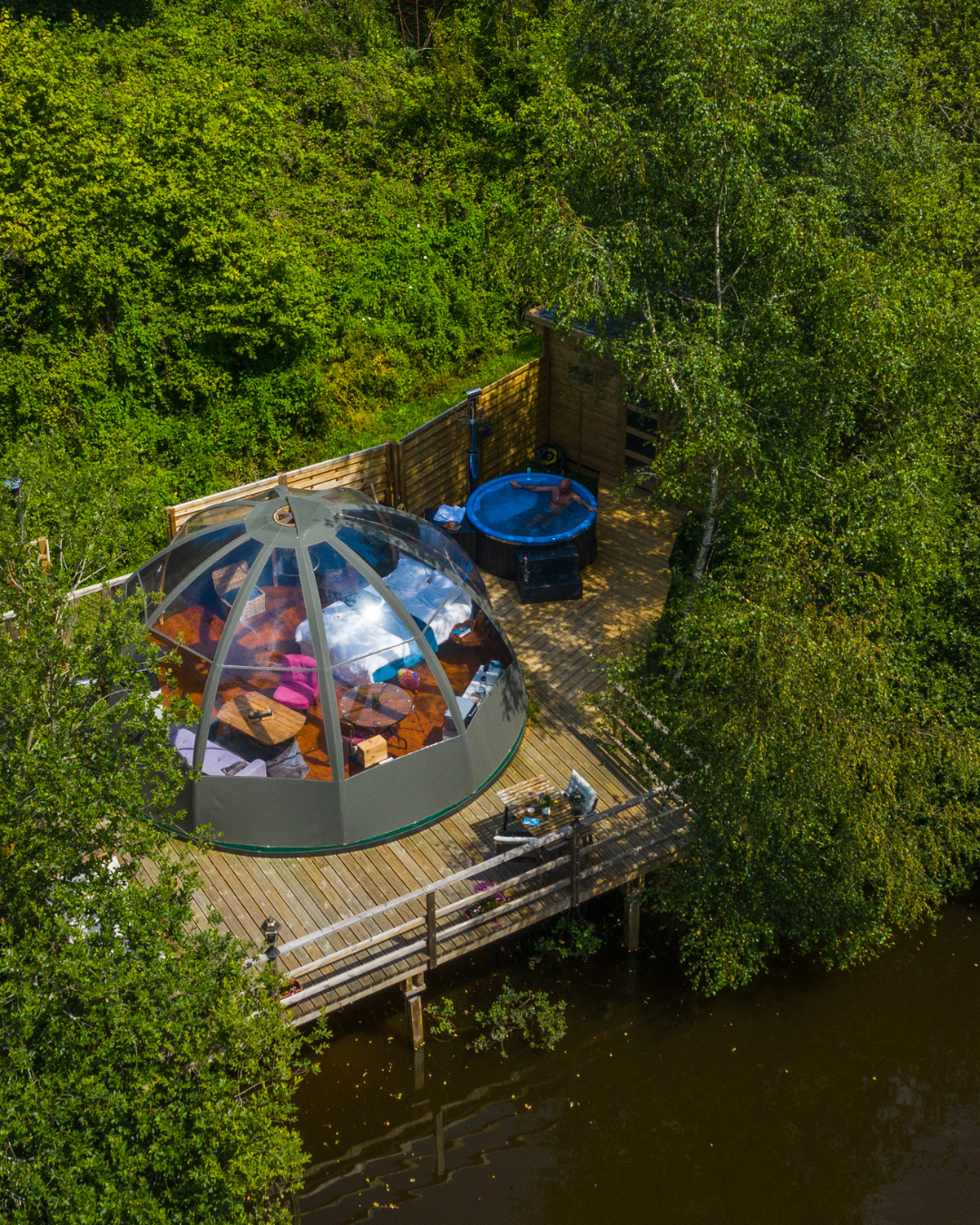 Bulle SPA — Nuit étoilée avec jacuzzi à Finistère à Saint-Ségal — vue intérieure