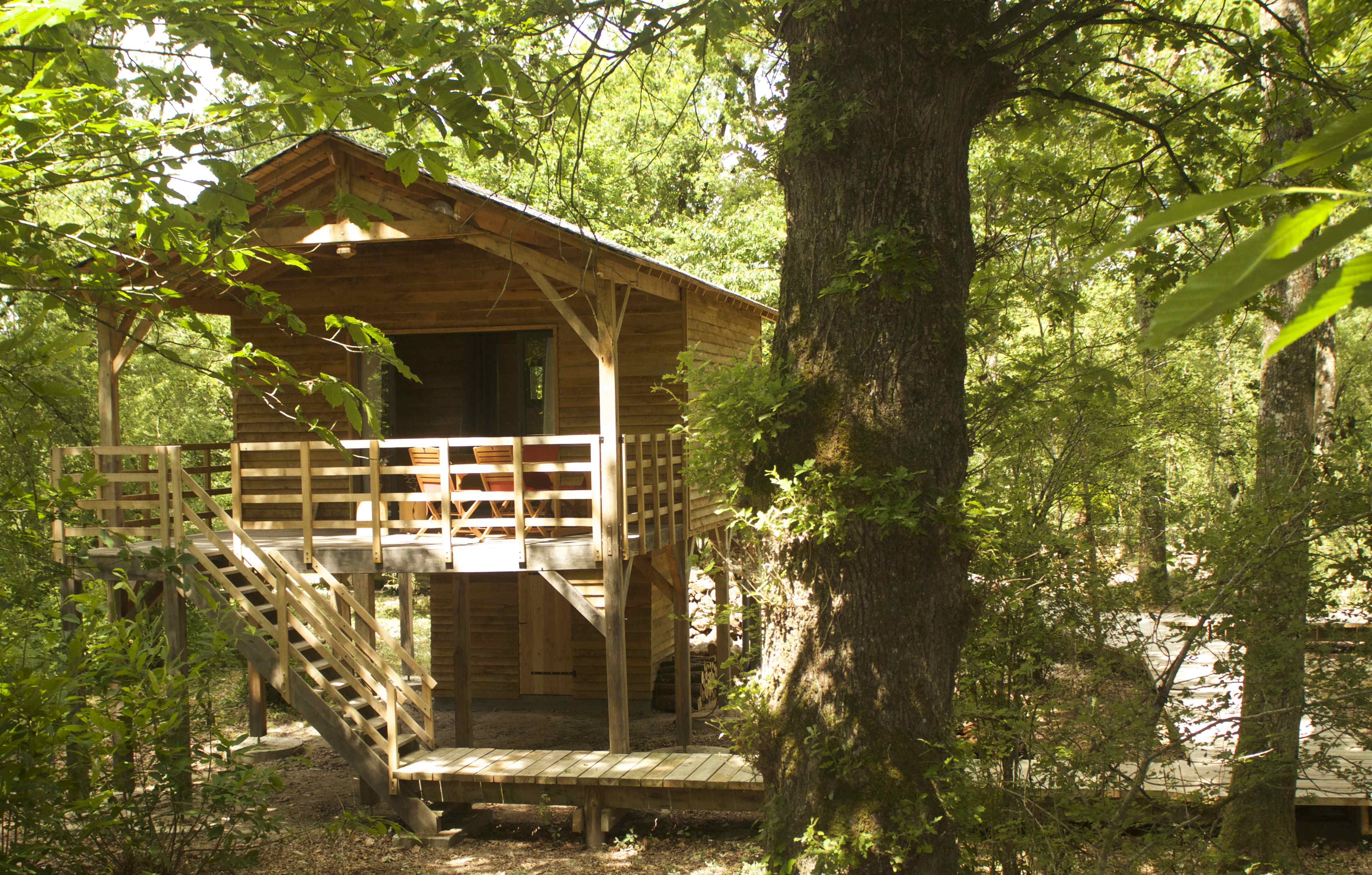 La Ligerienne : une cabane sur pilotis au cœur de la nature à Saint-Georges-Des-Sept-Voies — chambre