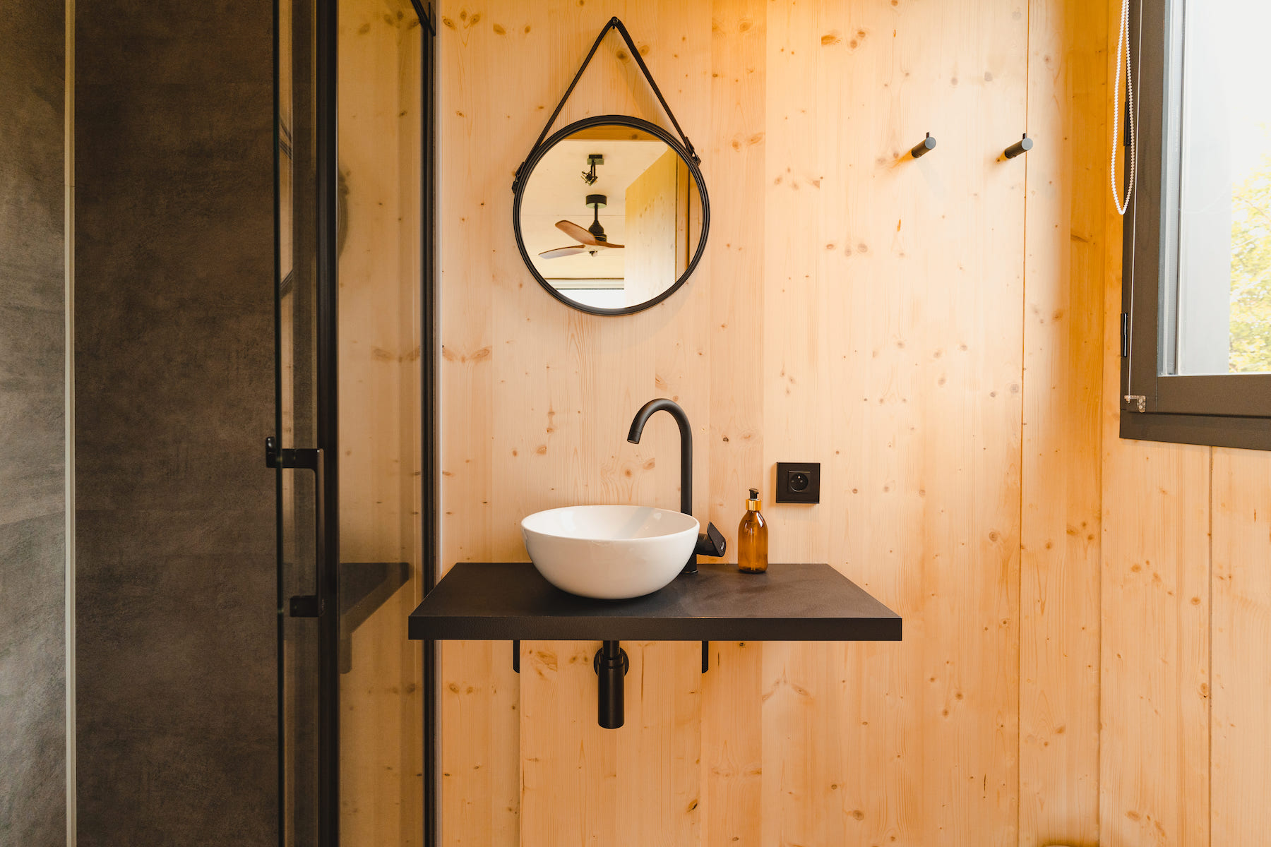 Parcel Tiny House — Évasion cosy avec spa à Deauville à Deauville — vue depuis la terrasse
