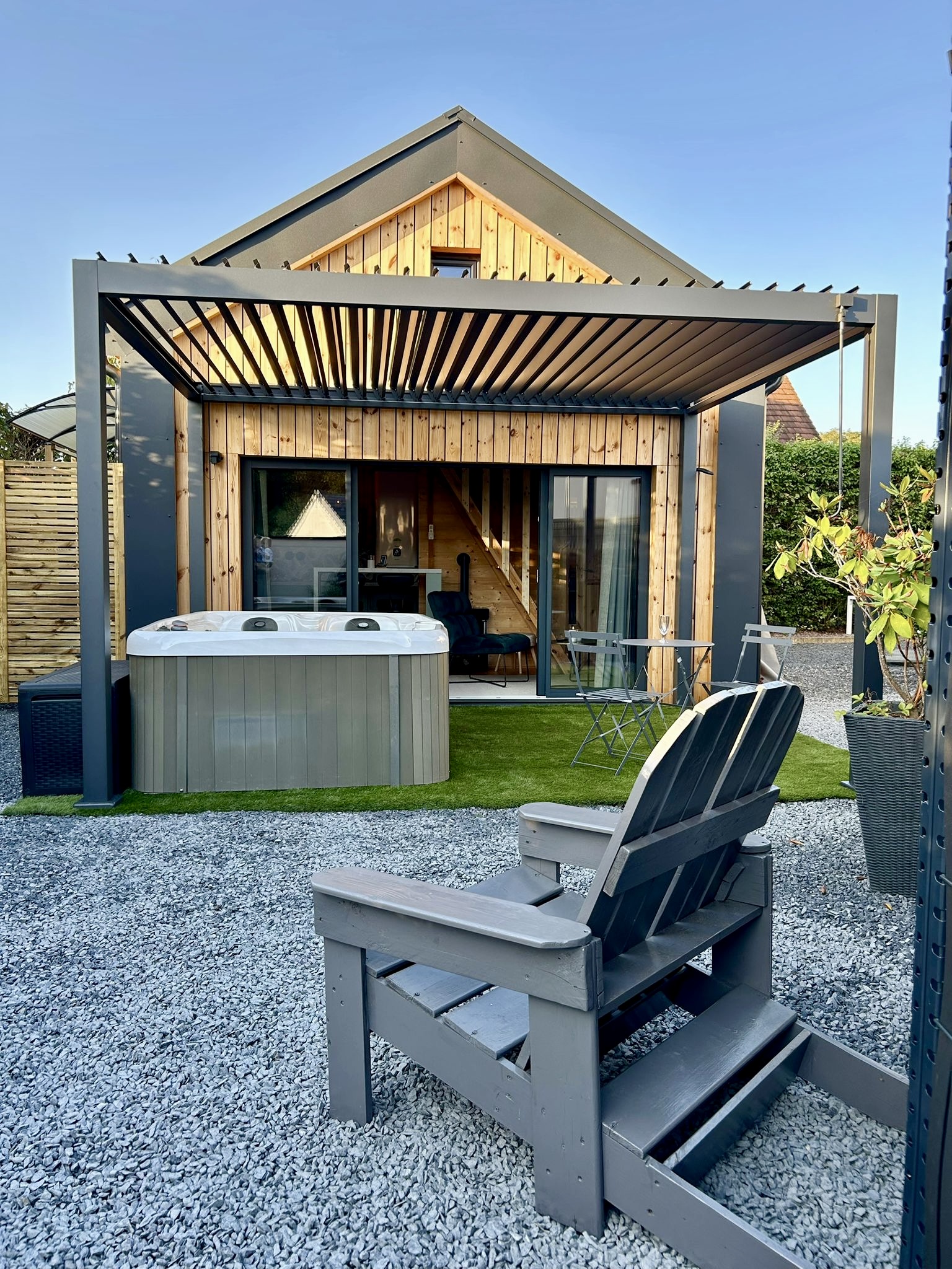 Cosy Lodgy & Spa — Chalet avec jacuzzi en Seine-Maritime à Rouen — vue intérieure