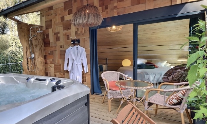 Chalet Spa sur pilotis — Cabane sur pilotis avec spa à Ille-et-Vilaine à Rennes — salle de bain