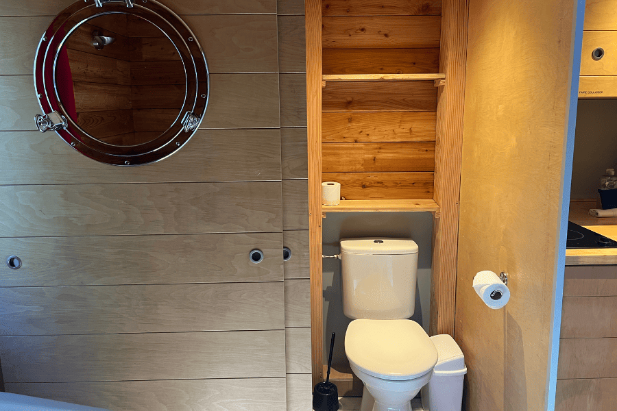 Carré d'étoile — Tiny House avec spa à Dienné (Vienne) à Dienné — espace de vie