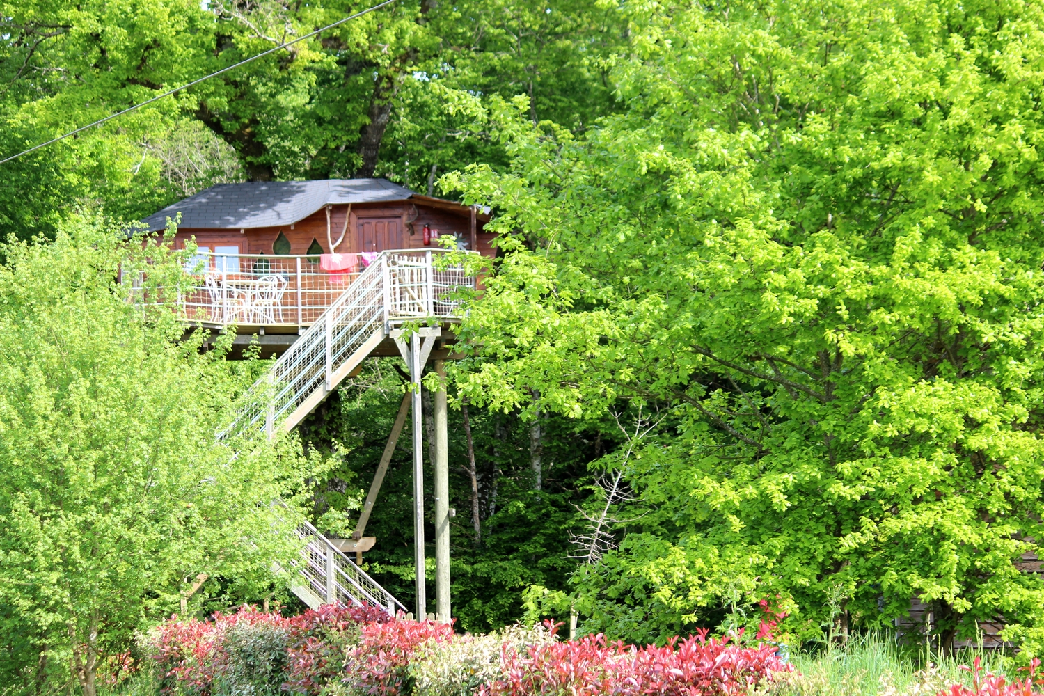 Cabane dans les Arbres n°1 — Nuit perchée à 8m au Domaine de Dienné