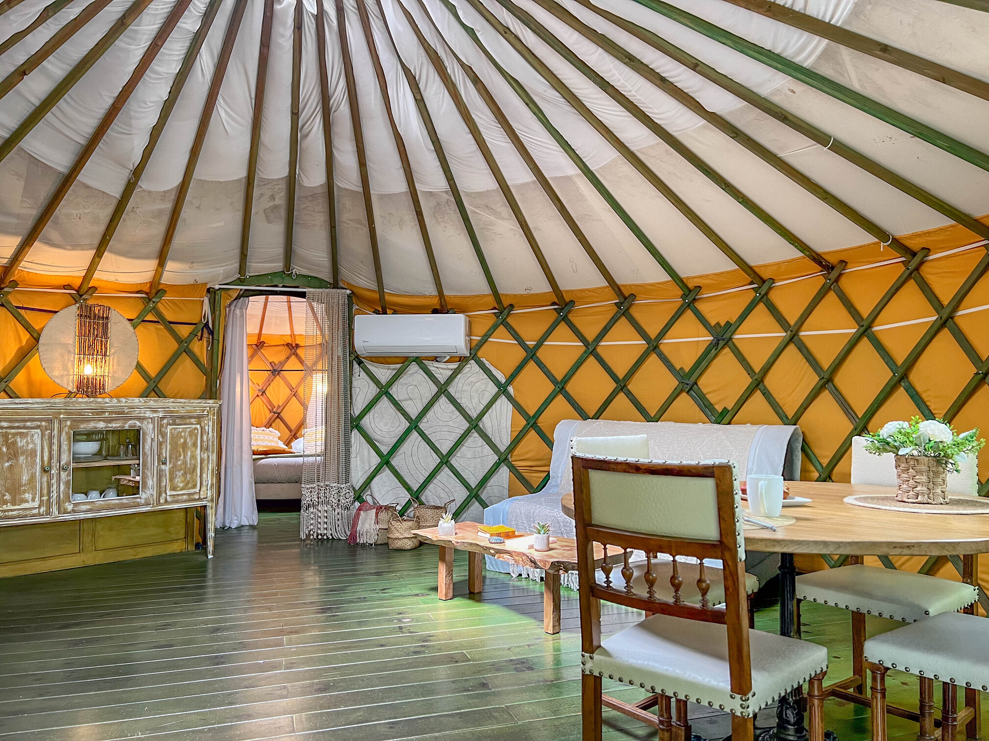 La Love Yourte : une immersion au cœur de l'Auvergne — Yourte à Vitrac