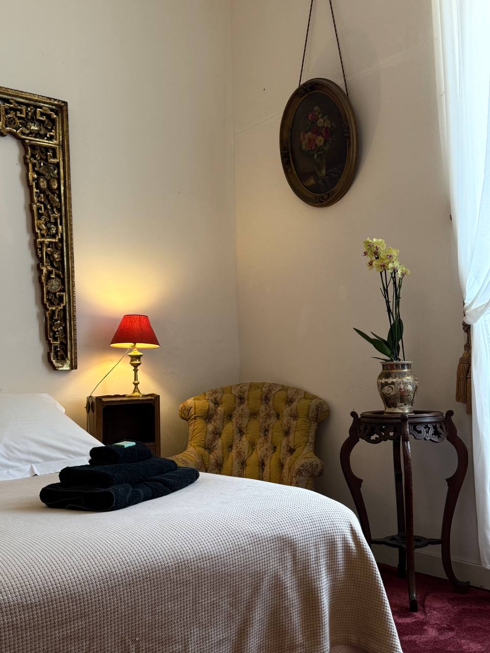Gîte Irouleguy — Chambre à thème avec spa à Landes à Château d'Estrac — vue intérieure