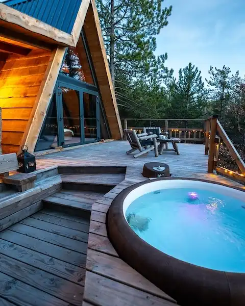 Petite Buëch — Cabane dans les arbres avec spa à Hautes-Alpes à Gap — salle de bain