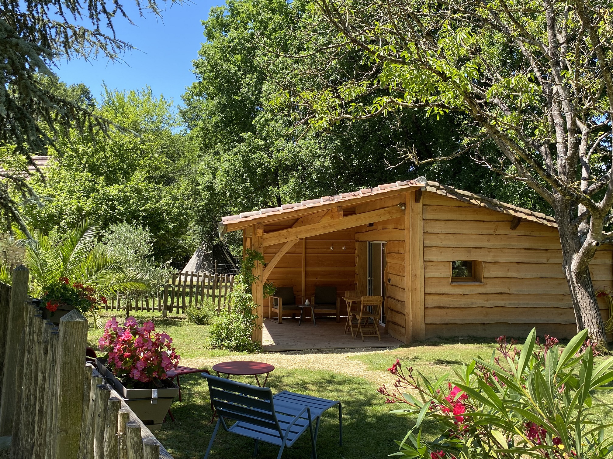 Cabane Jardin & Spa : une évasion en Aquitaine à Monsac — chambre